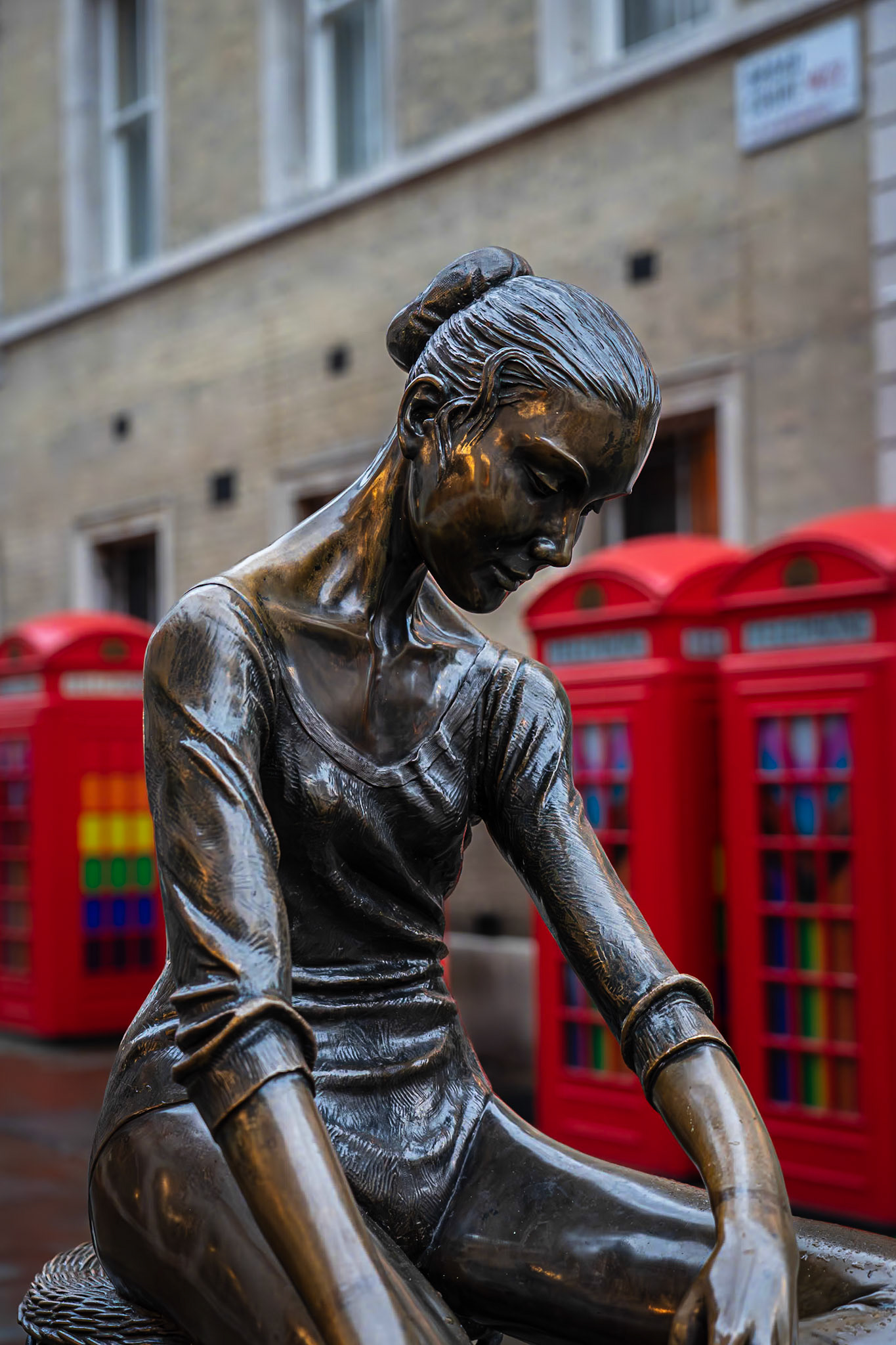 Enzo Plazzotta's "Young Dancer" Sculpture, near Covent Garden, London, UK (UK061)