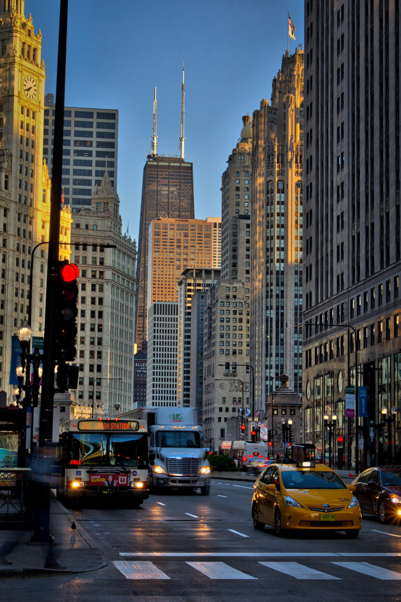 Street Scene in Downtown Chicago, USA (RW040)