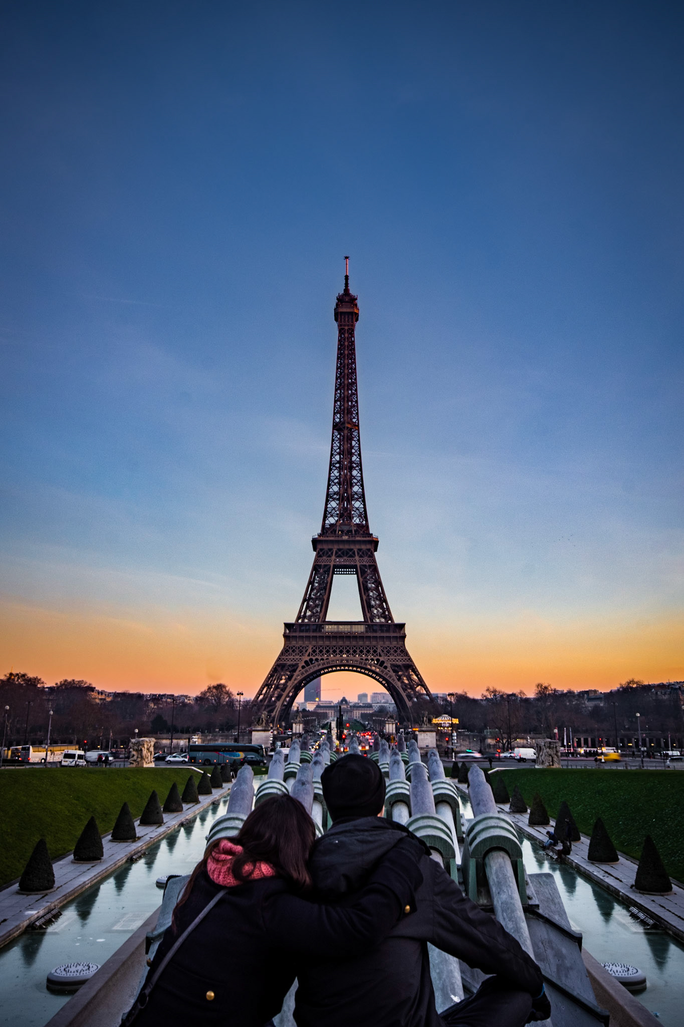 Watching the Sunset at Jardins du Trocadero, Paris, France (EU019)