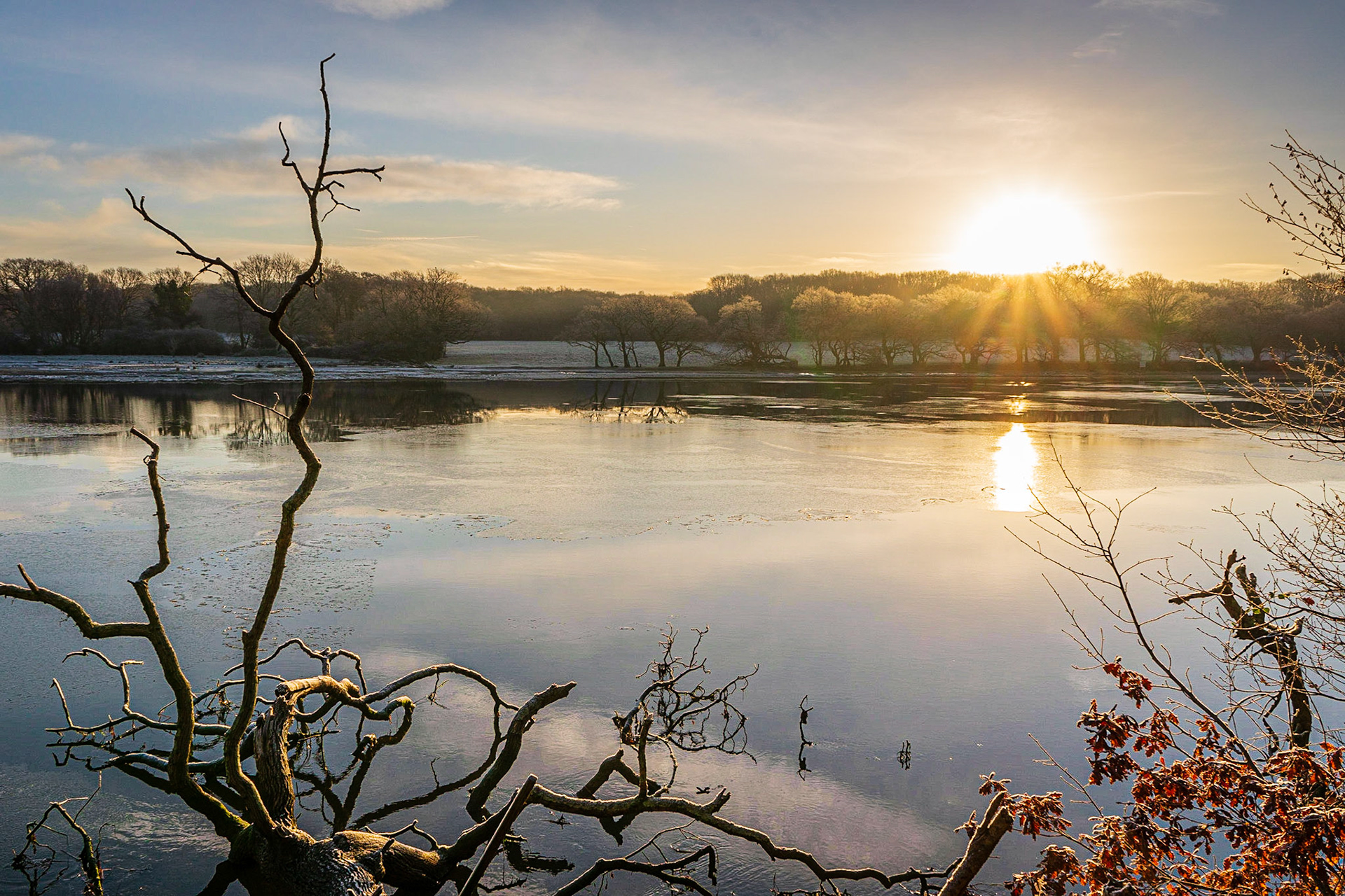 An Icy Winter Morning on the River Hamble at Manor Farm, Hampshire, UK (HA060)