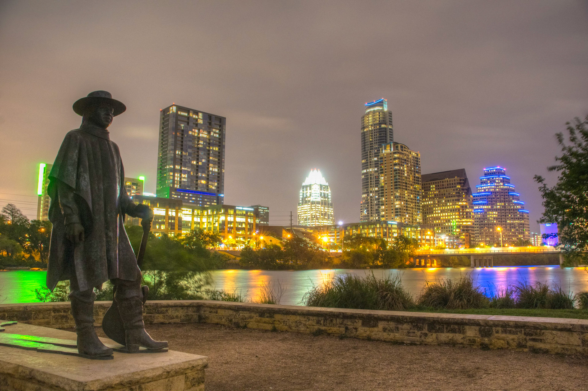 Skyline and Stevie Ray Vaughn Statue, Austin, Texas (RW007)