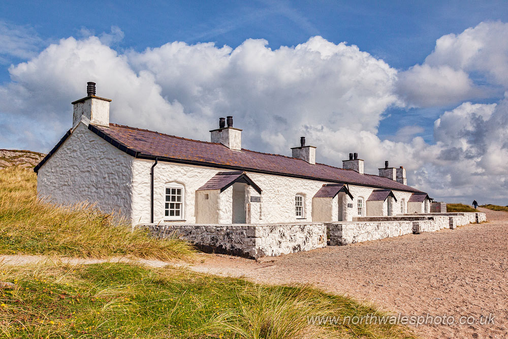 Cottages, Ynys Llanddwyn