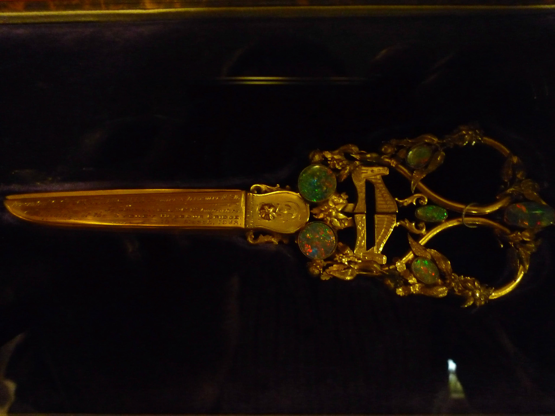 Scissors used to open the Sydney Harbour Bridge