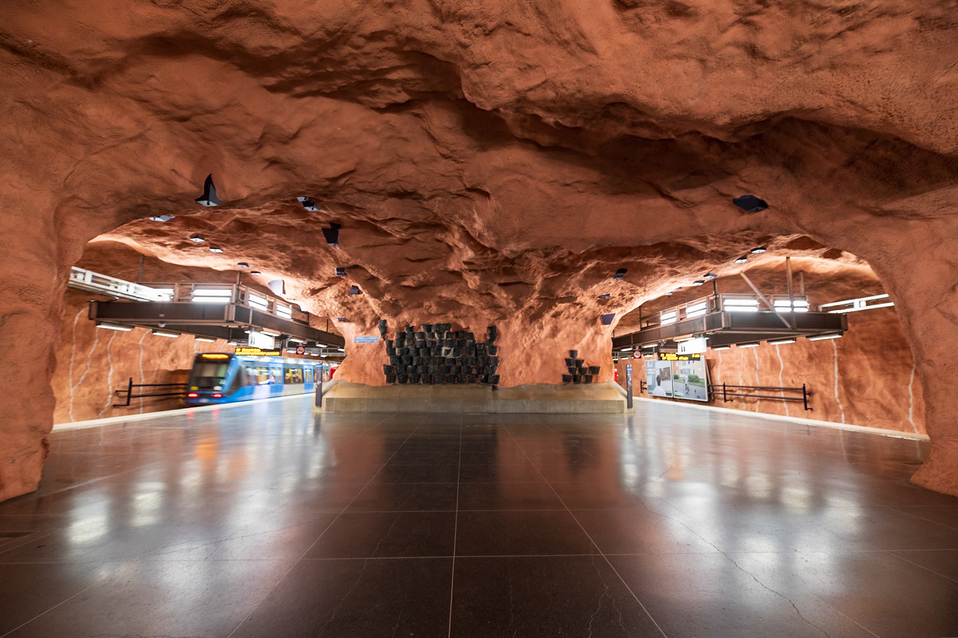 Rådhuset station