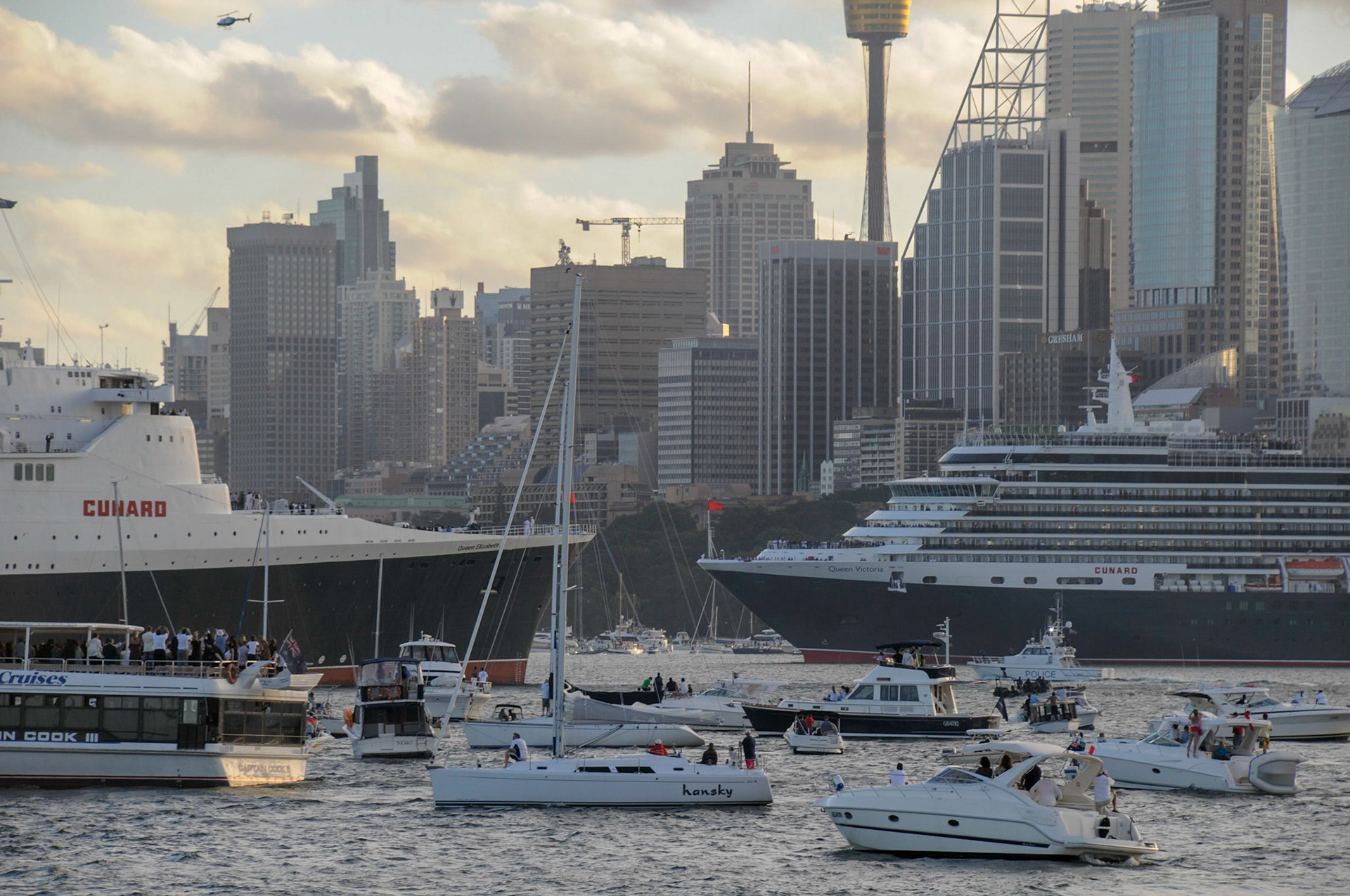 The Queen Victoria &amp; Queen Elizabeth 2 in the harbour