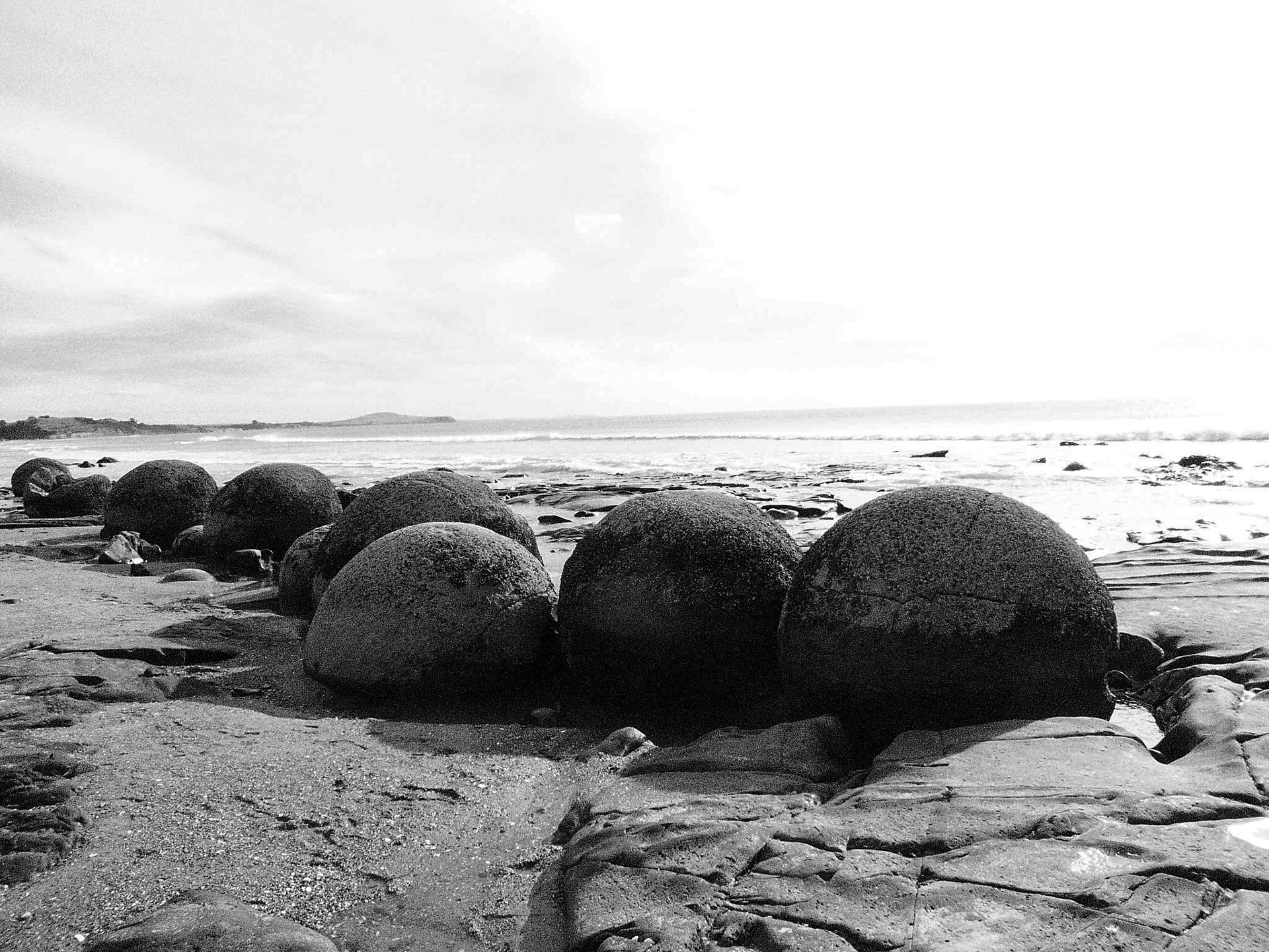 Moeraki boulders