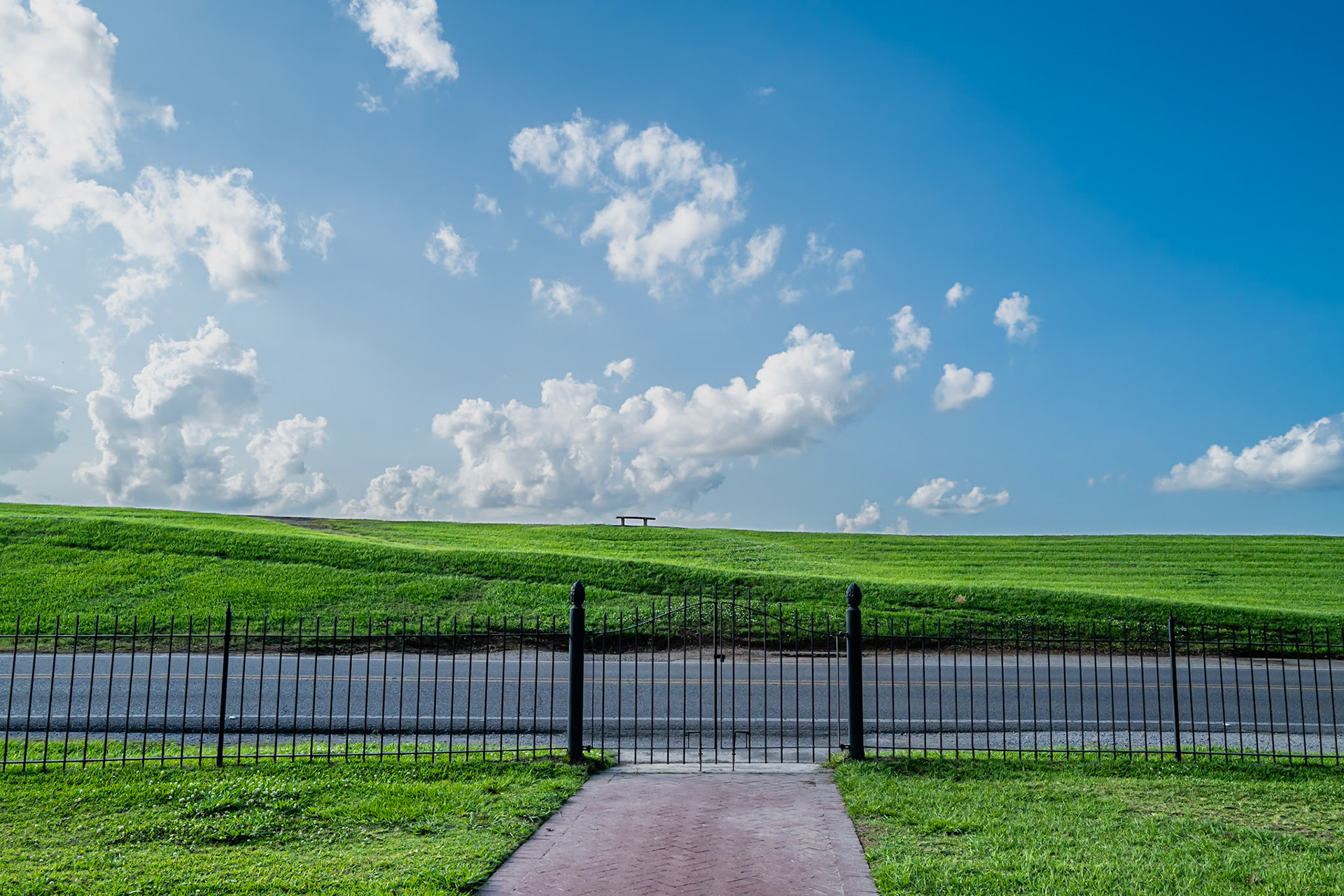 Vacherie - Oak Valley - Mississipi River Bank