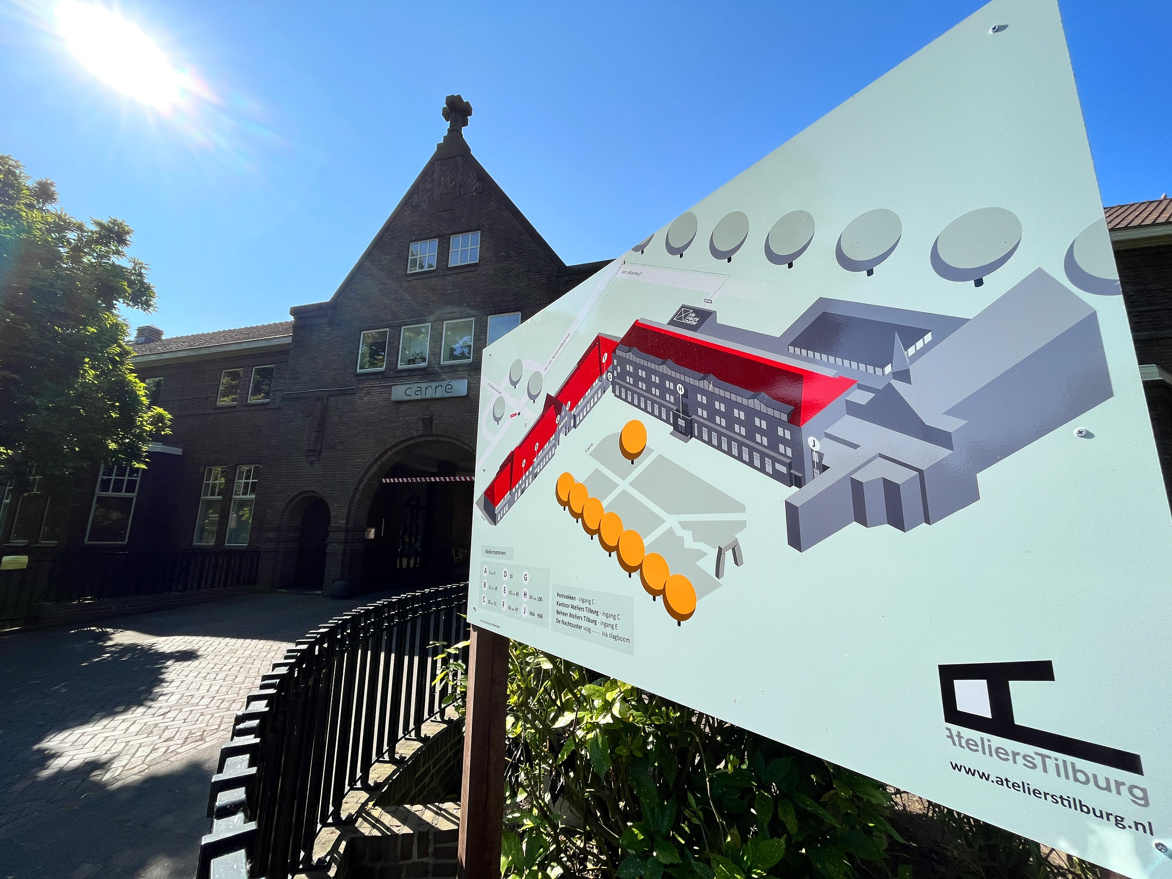 De grote kaart buiten