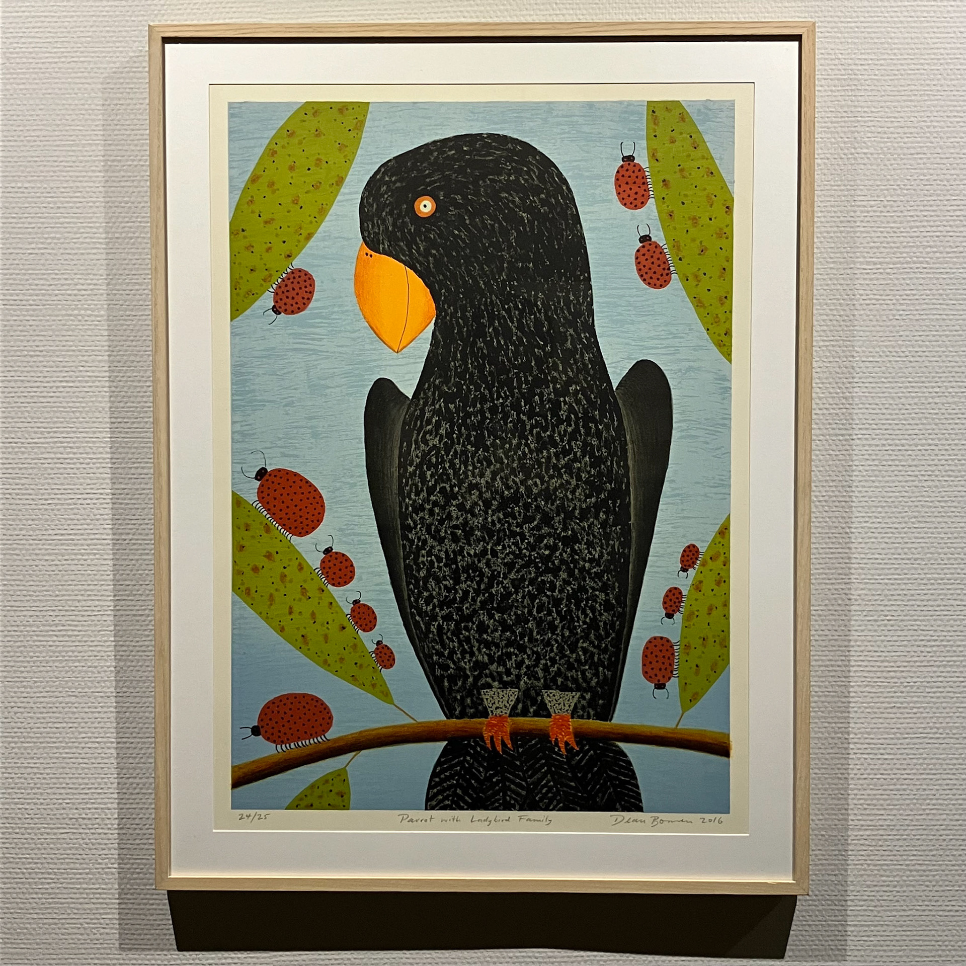 オウムとテントウムシの家族 83×63cm リトグラフ