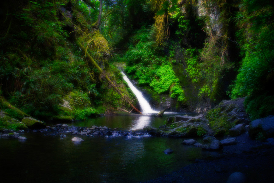 photo Goldstream Victoria waterfall