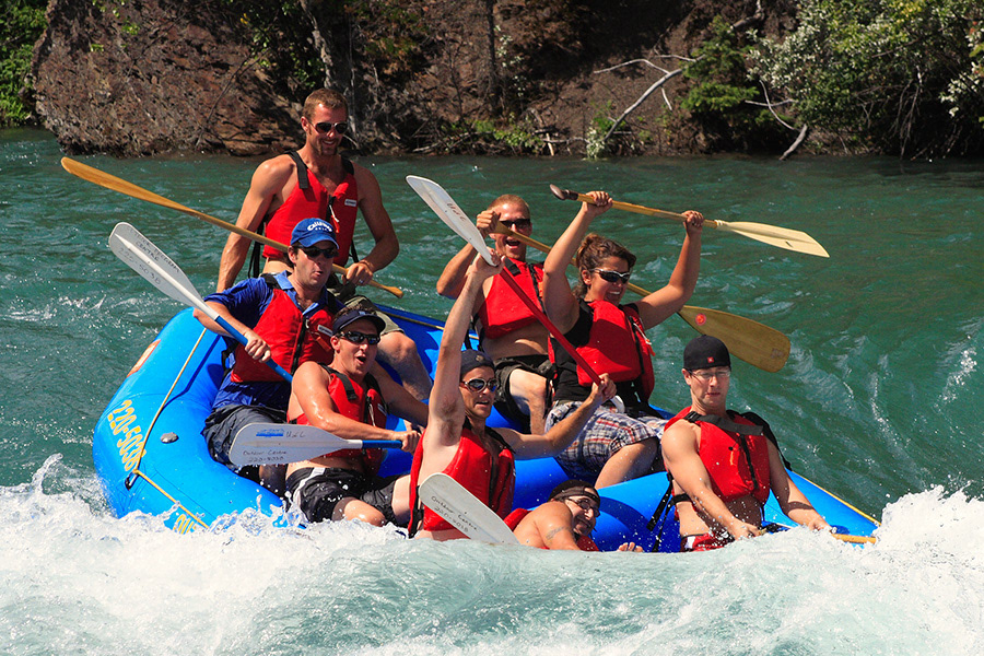 lifestyle photo Kananaskis rafting