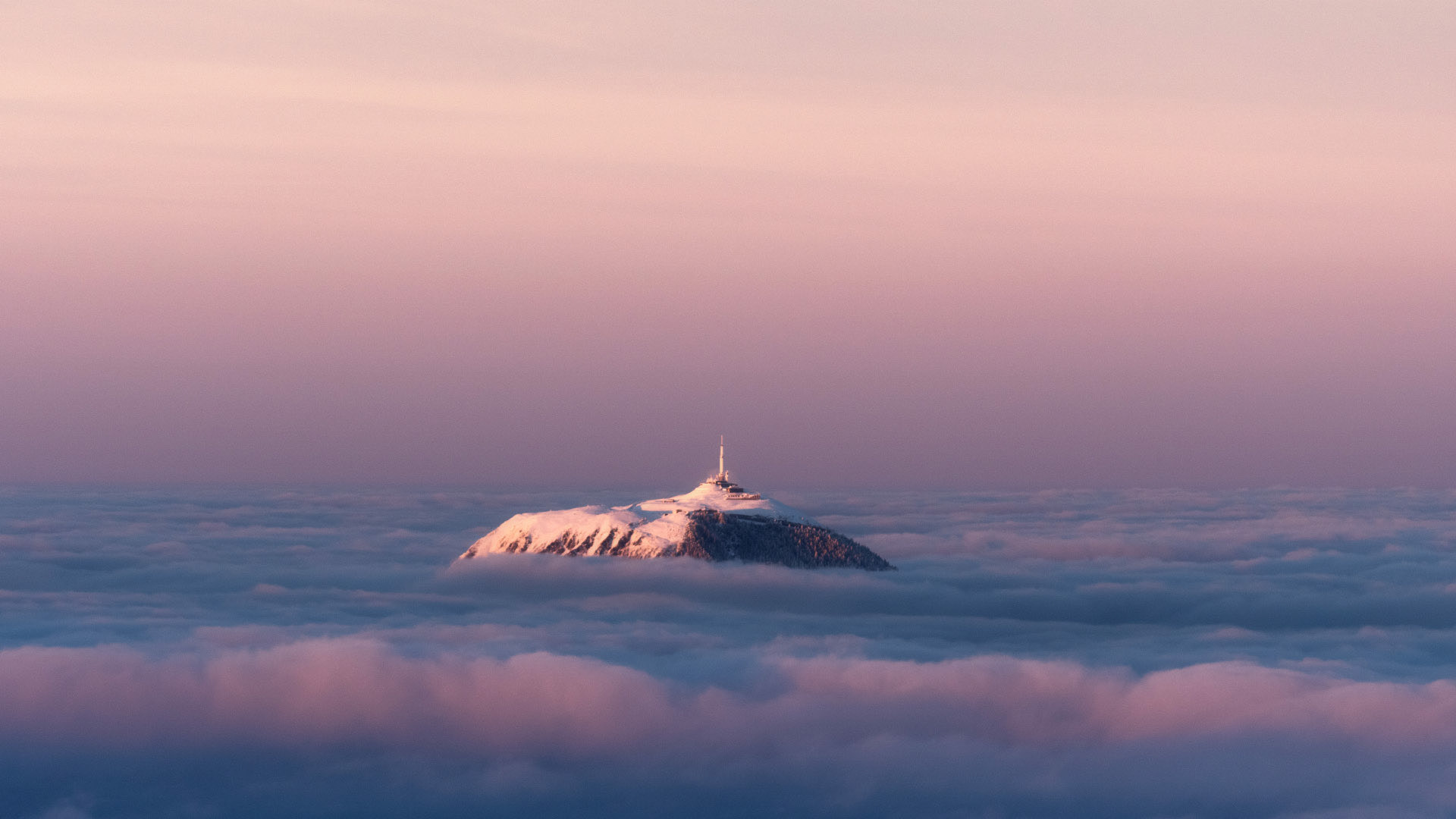 Puy de dôme ~ Mer de nuages ~ L'auvergne
