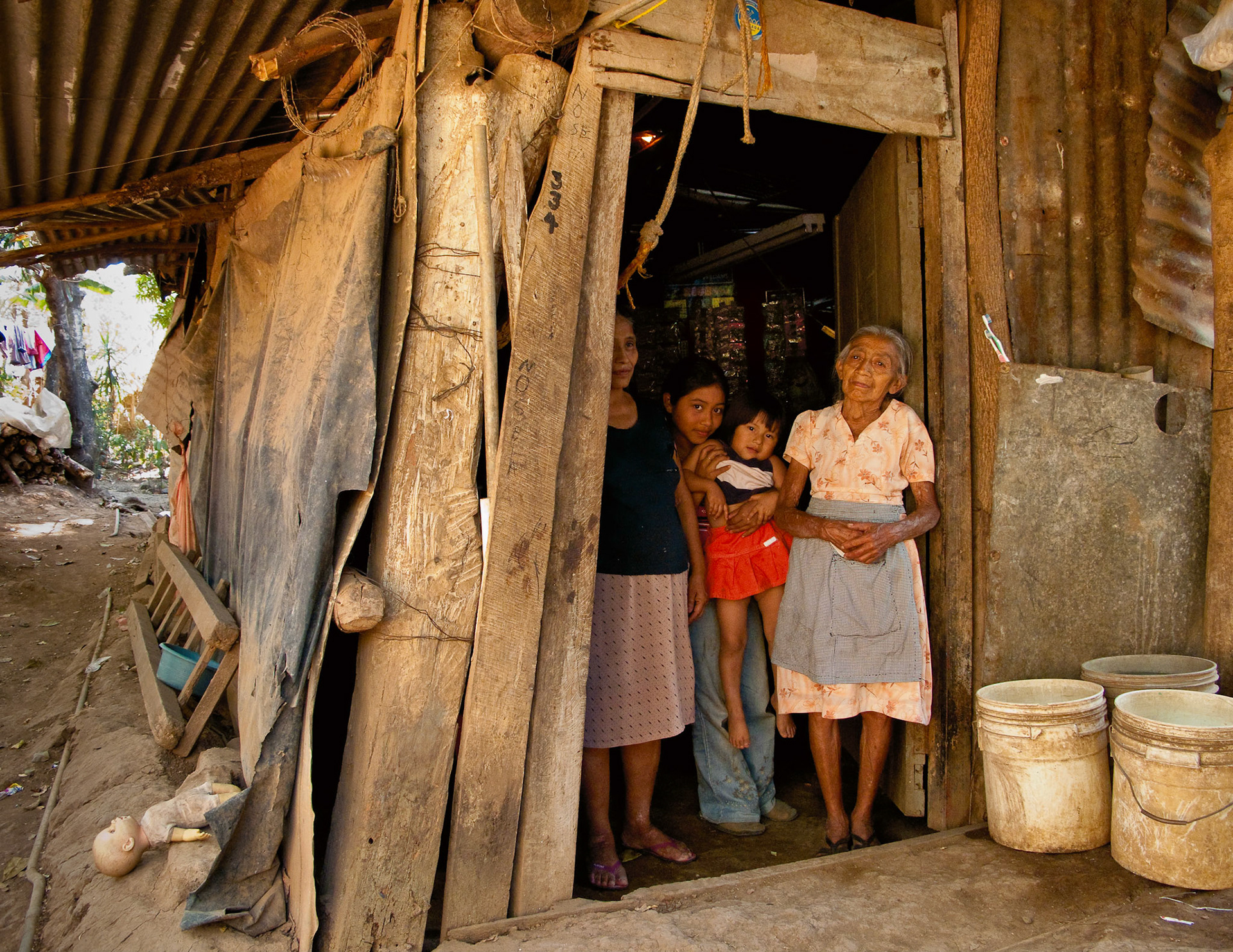 La abuela de El Barrio.  El Barrio Grandmother.