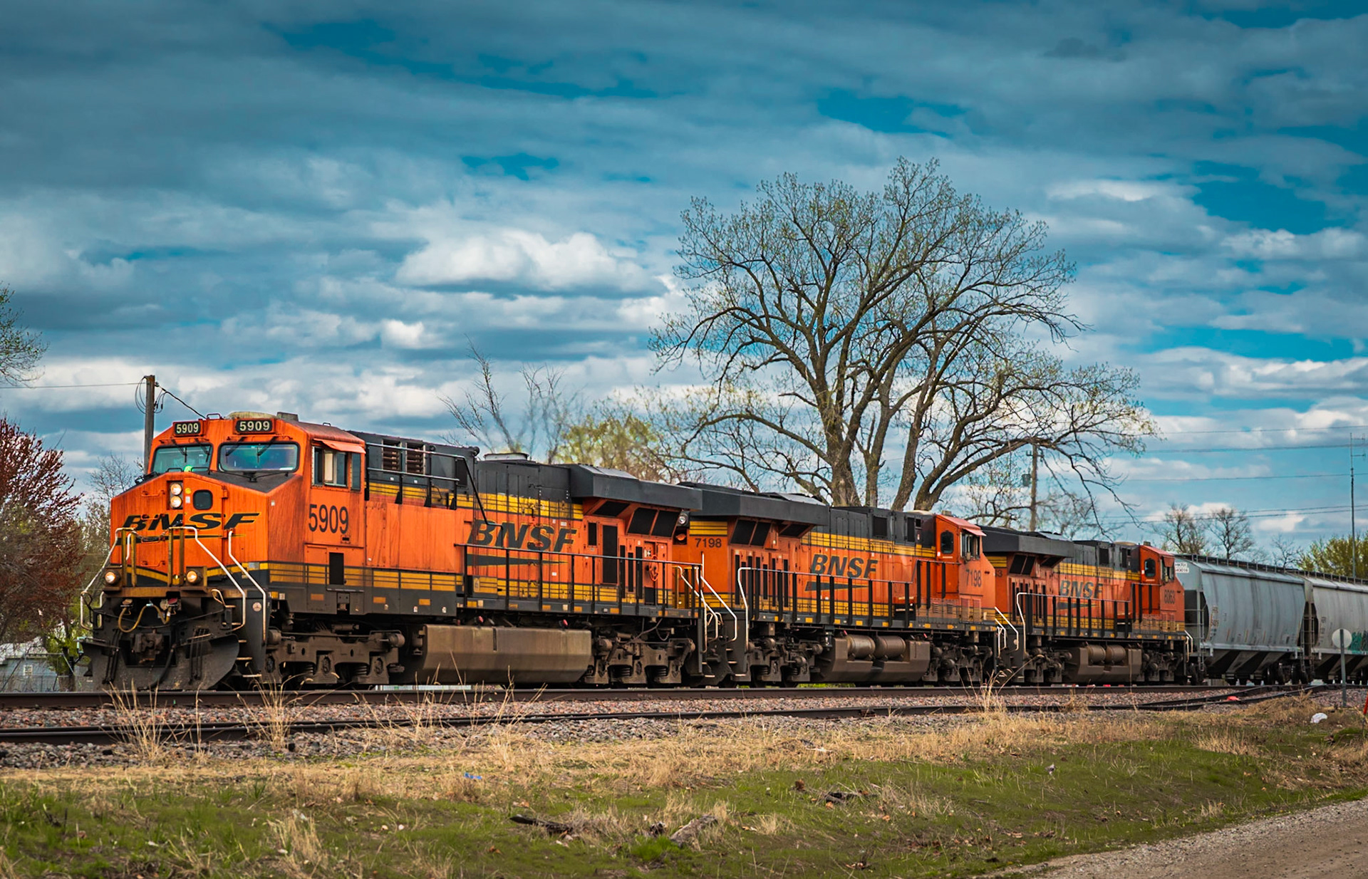 a BNSF train rolls westward on the rails in southern Iowa.