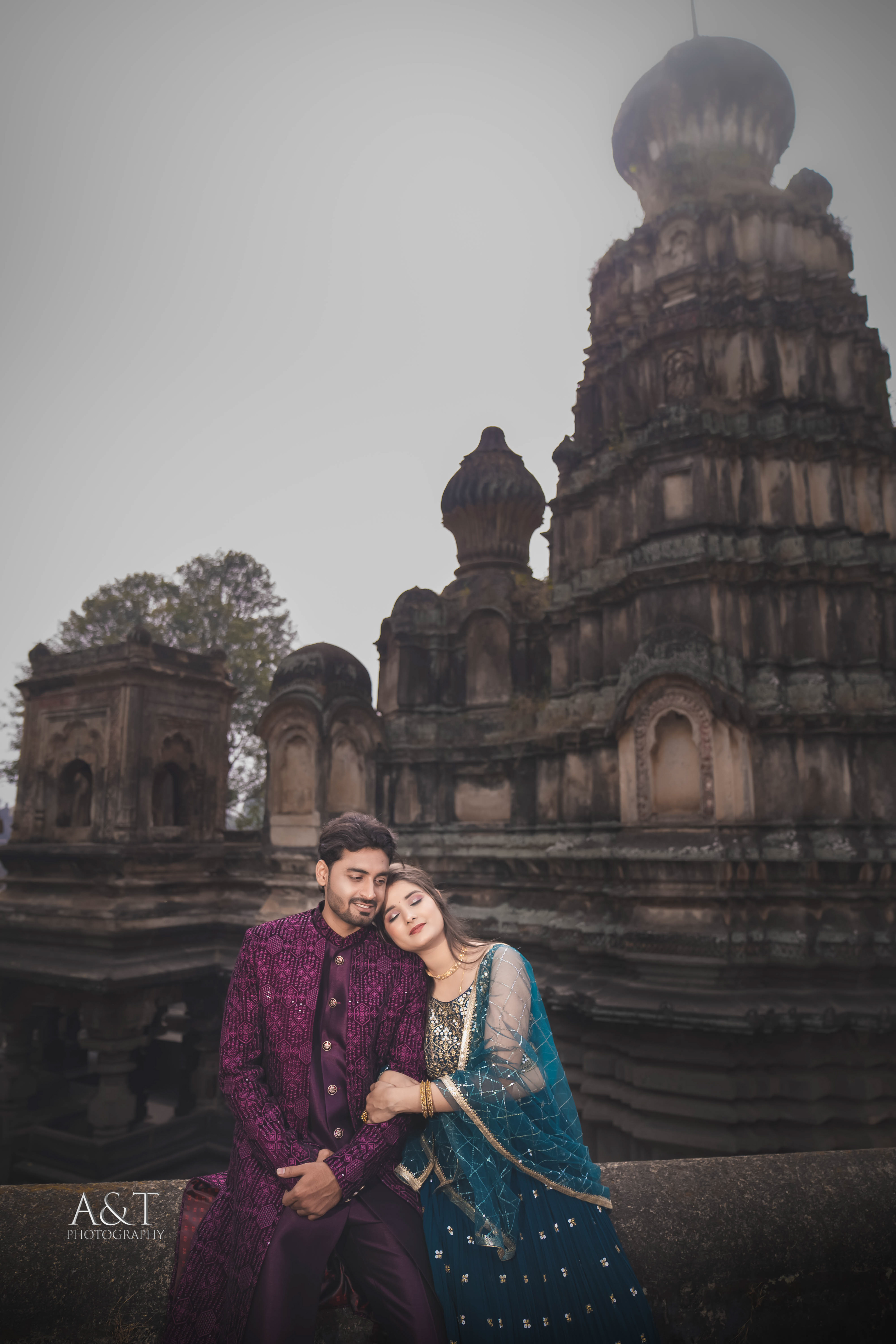 Traditional Theme Pre-wedding Photoshoot at Temple in Sarata