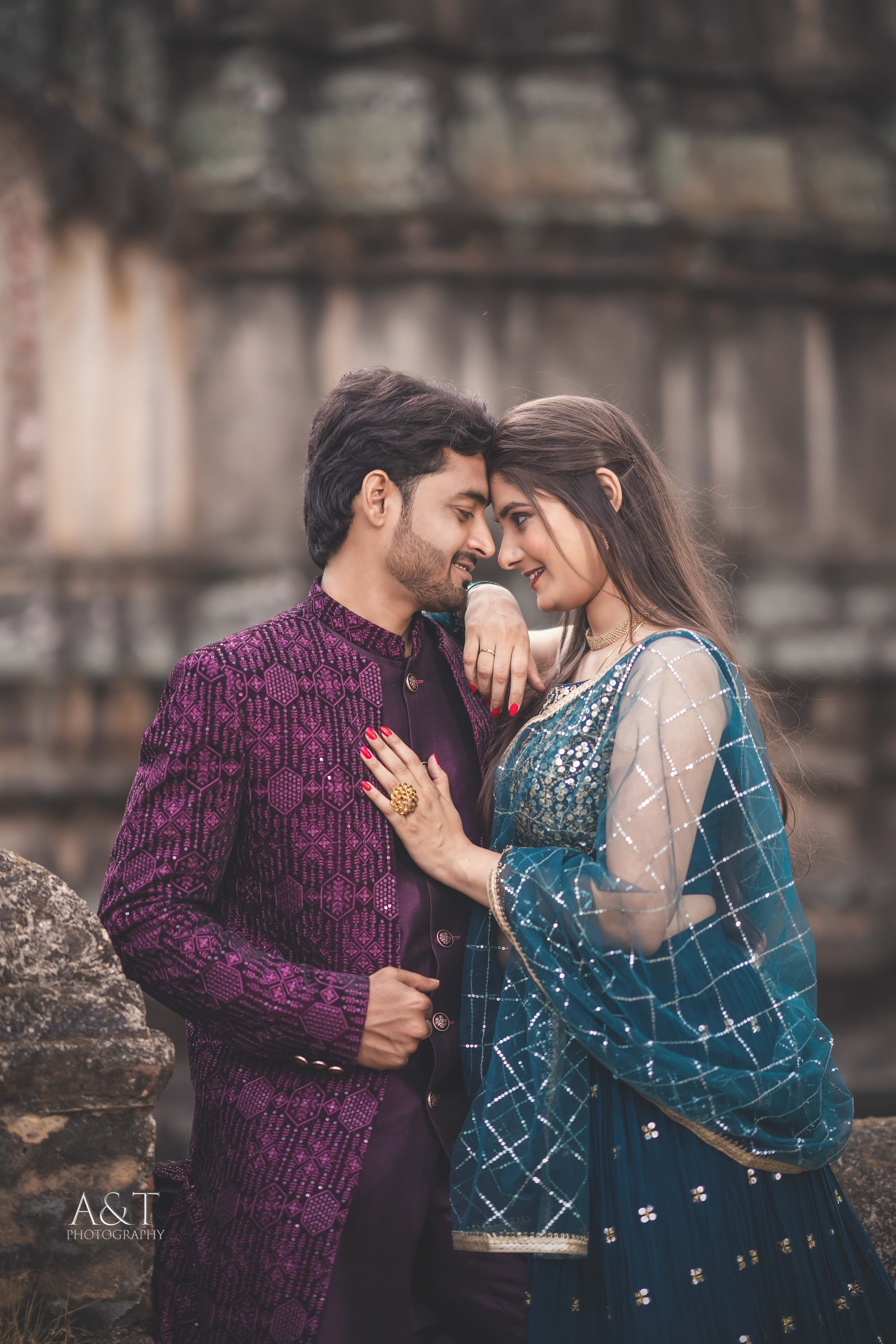 Traditional Theme Pre-wedding Photoshoot at Temple in Sarata