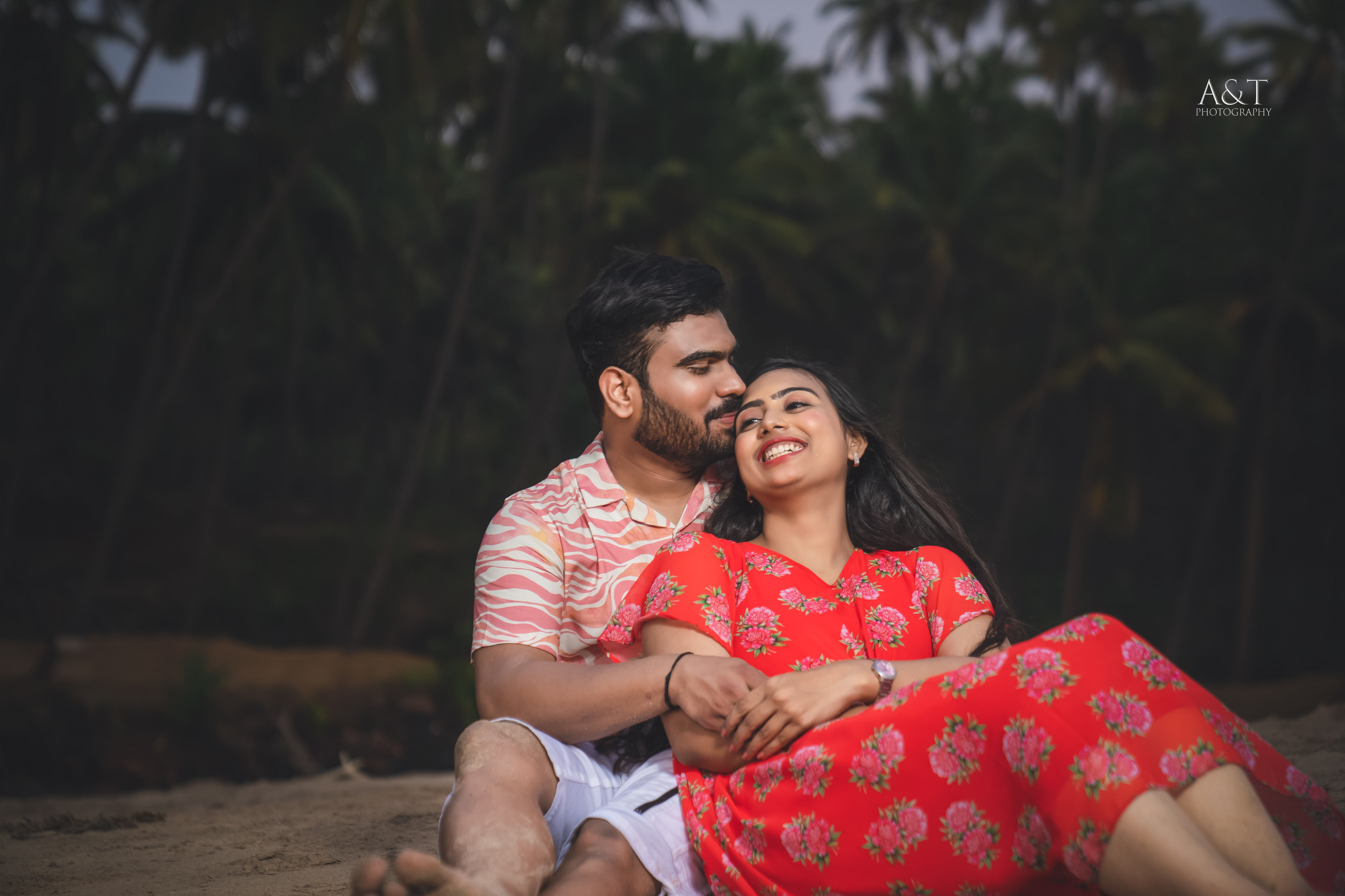 Romantic Pre-wedding Poses for Goa Beaches