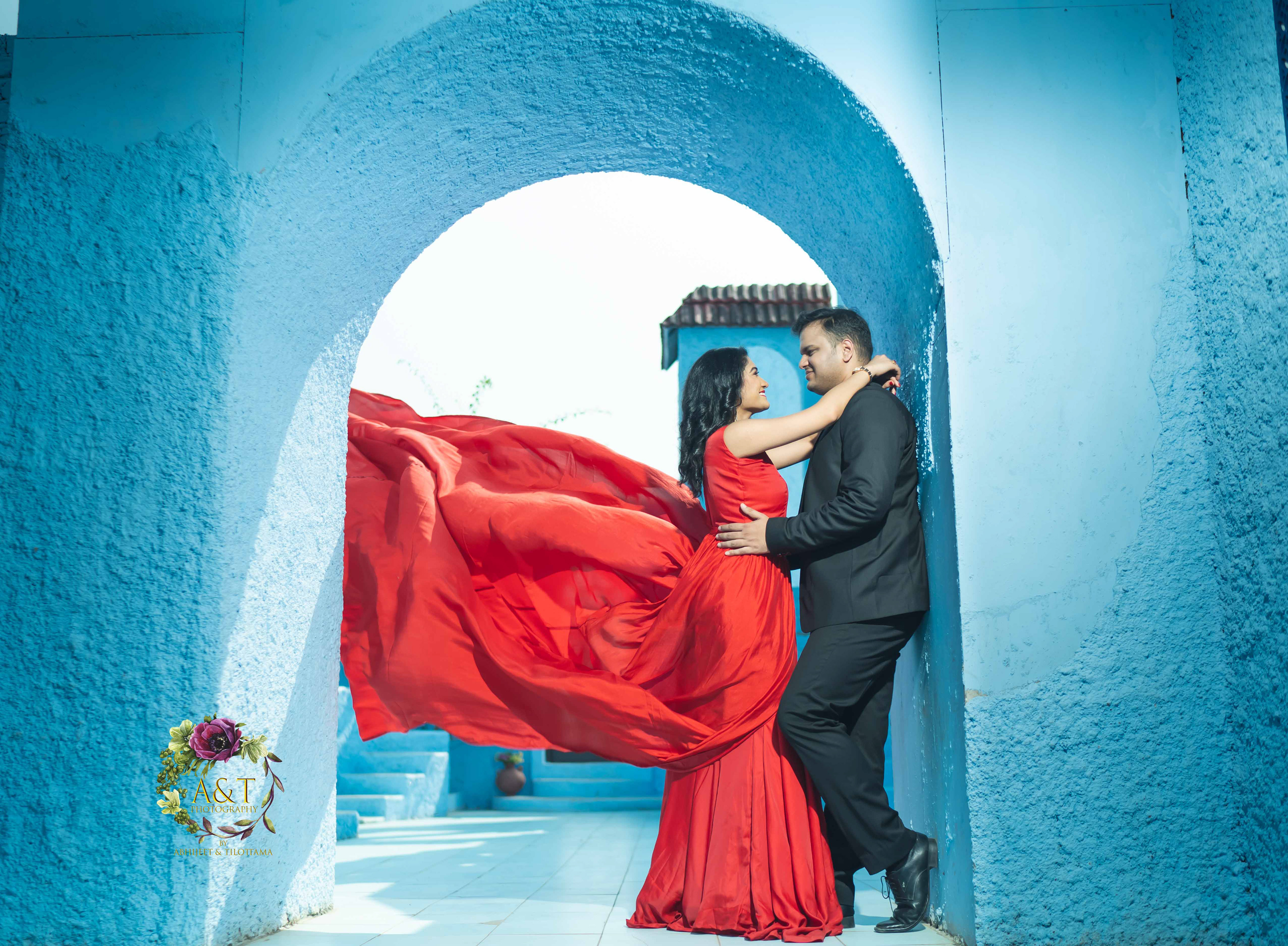 Unique Love Story: Prewedding Shoot Against Iconic Backdrops of Sets in The City in Mumbai