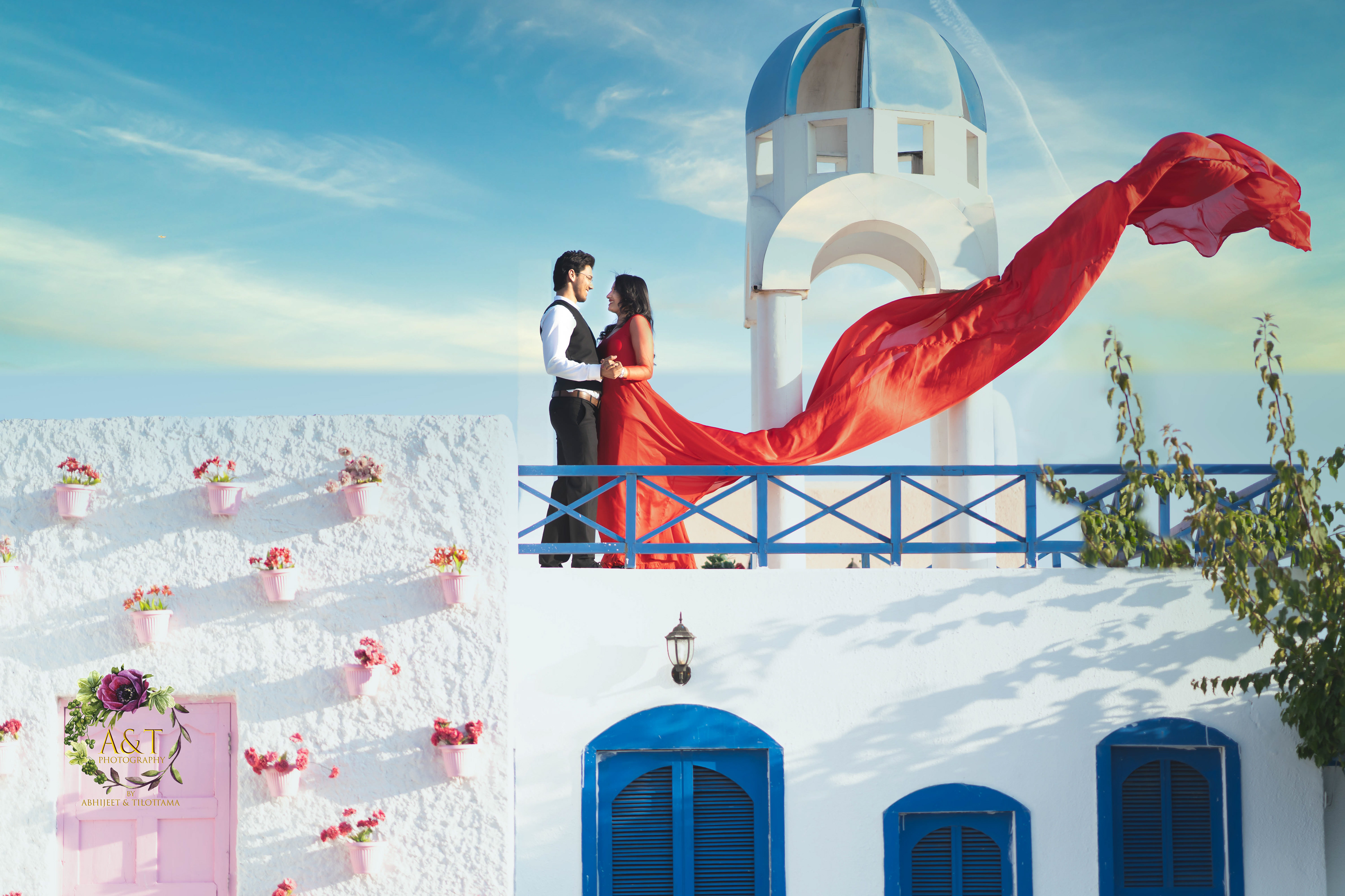Beautiful santorini set in sets in the city mumbai for pre wedding