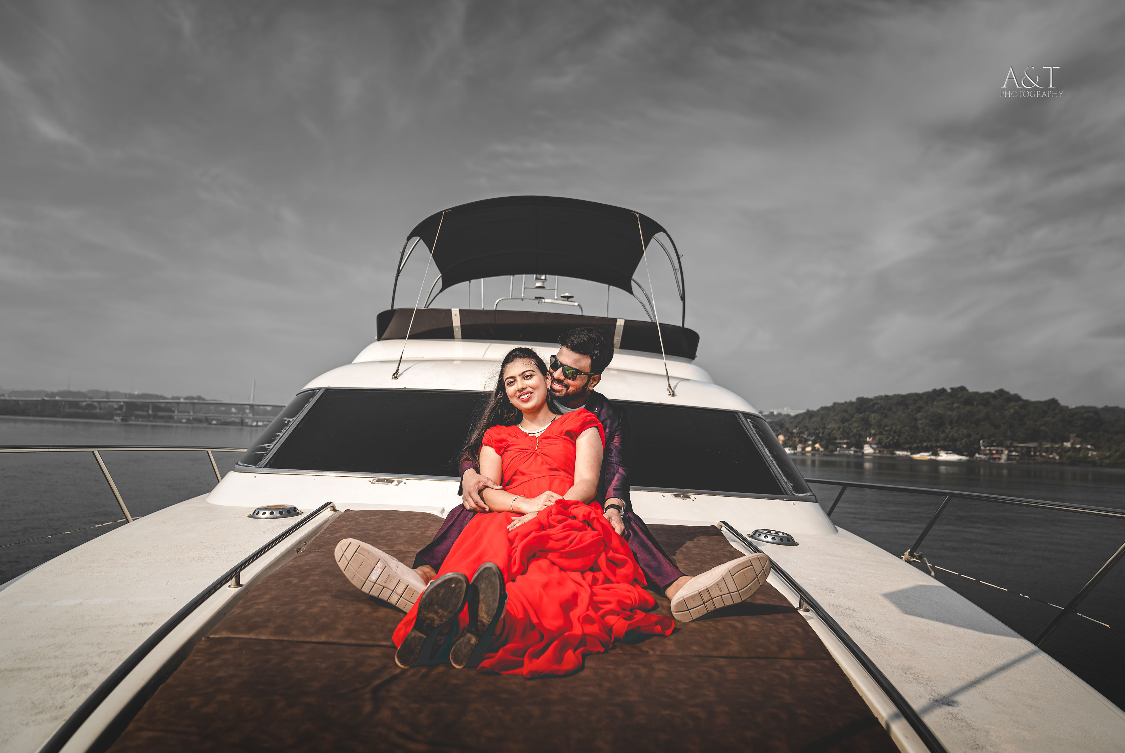 A romantic moment on the yacht as Santosh and Manasvi enjoying their ride on yacht. Amazing moment captured by talented team of A&T Photography
