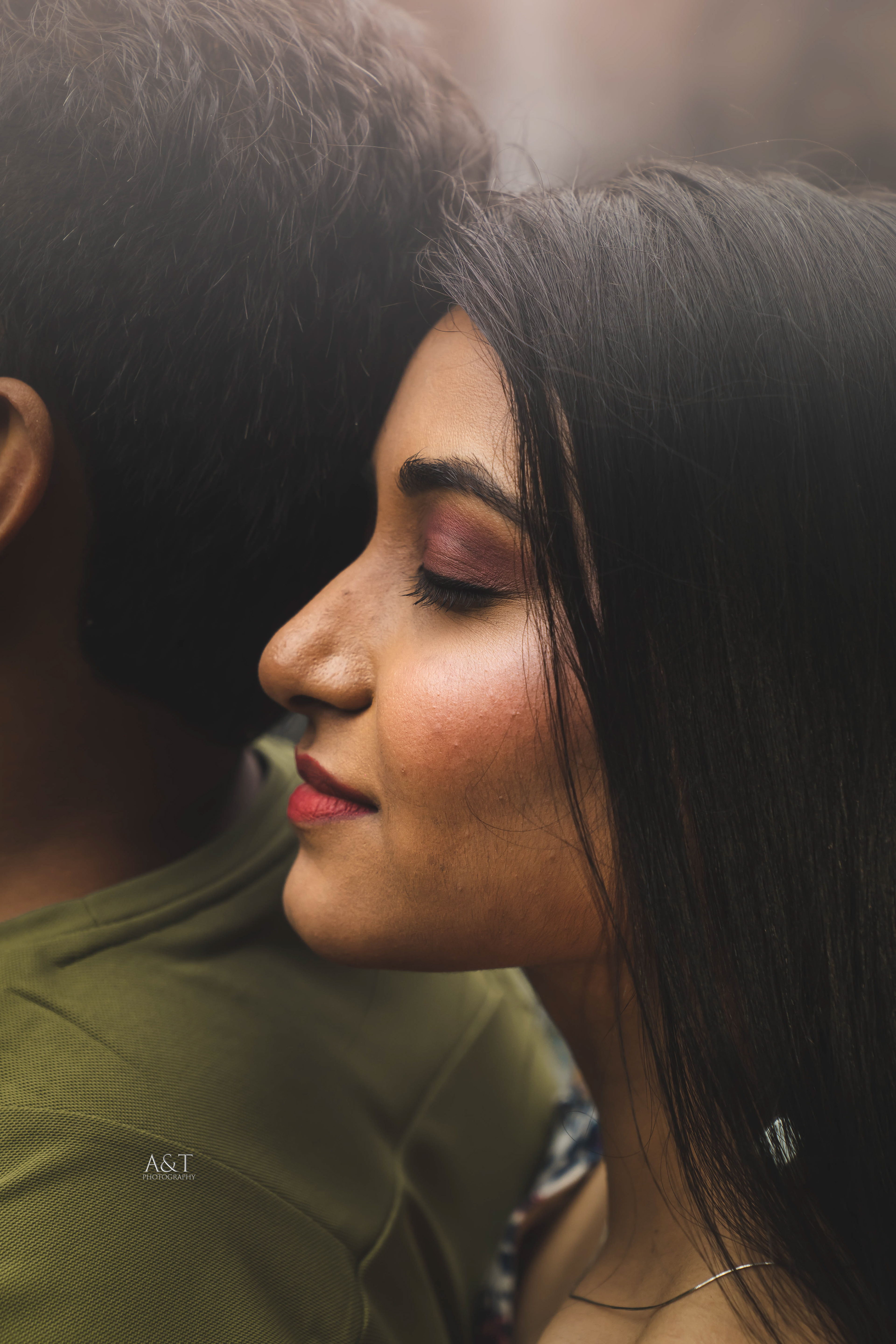 Best Monsoon Pre-wedding Photoshoot near waterfall in Satara