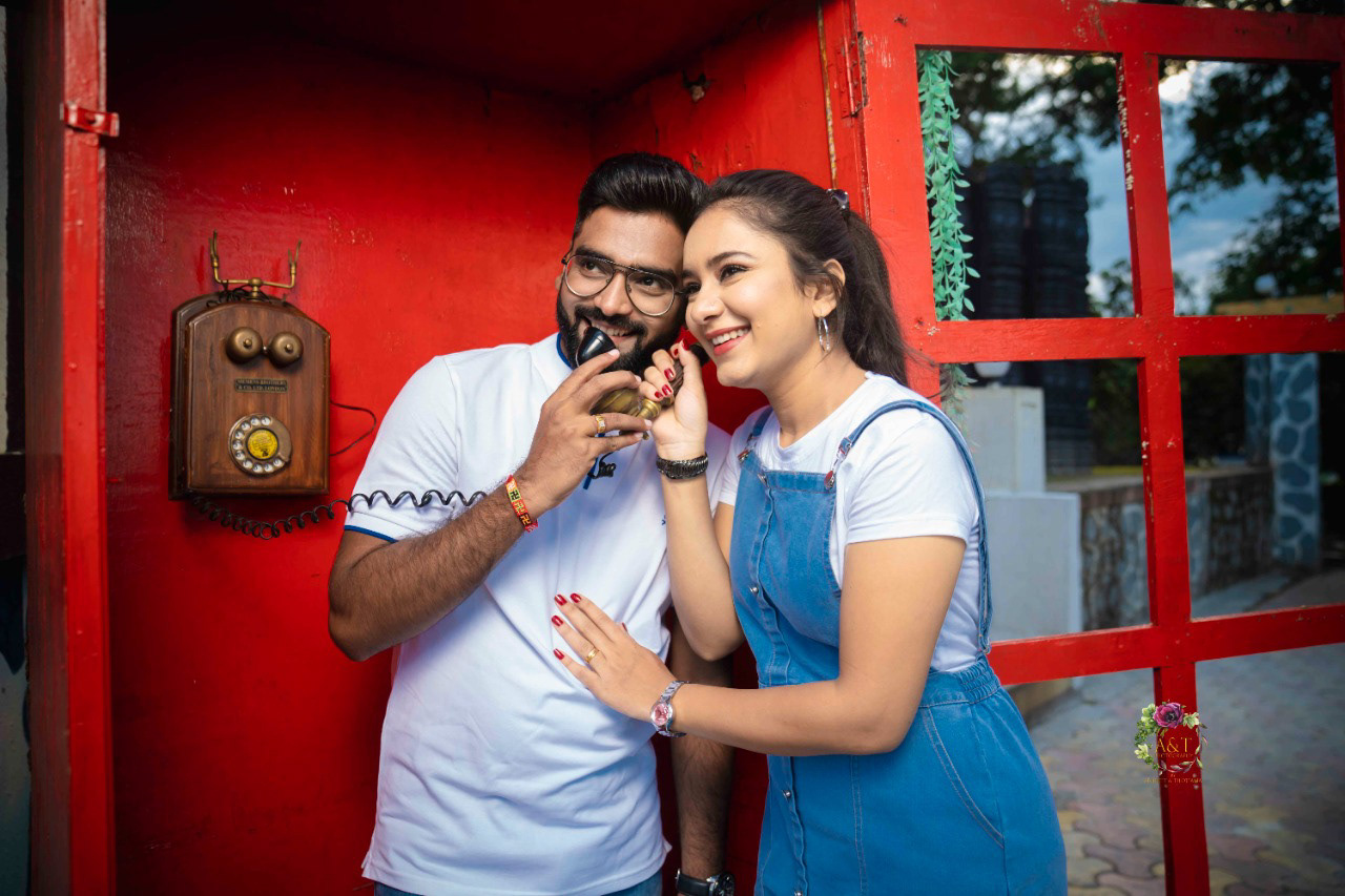 Funny Pre wedding ideas 2023- Choose your theme- Try telephone conversasion
