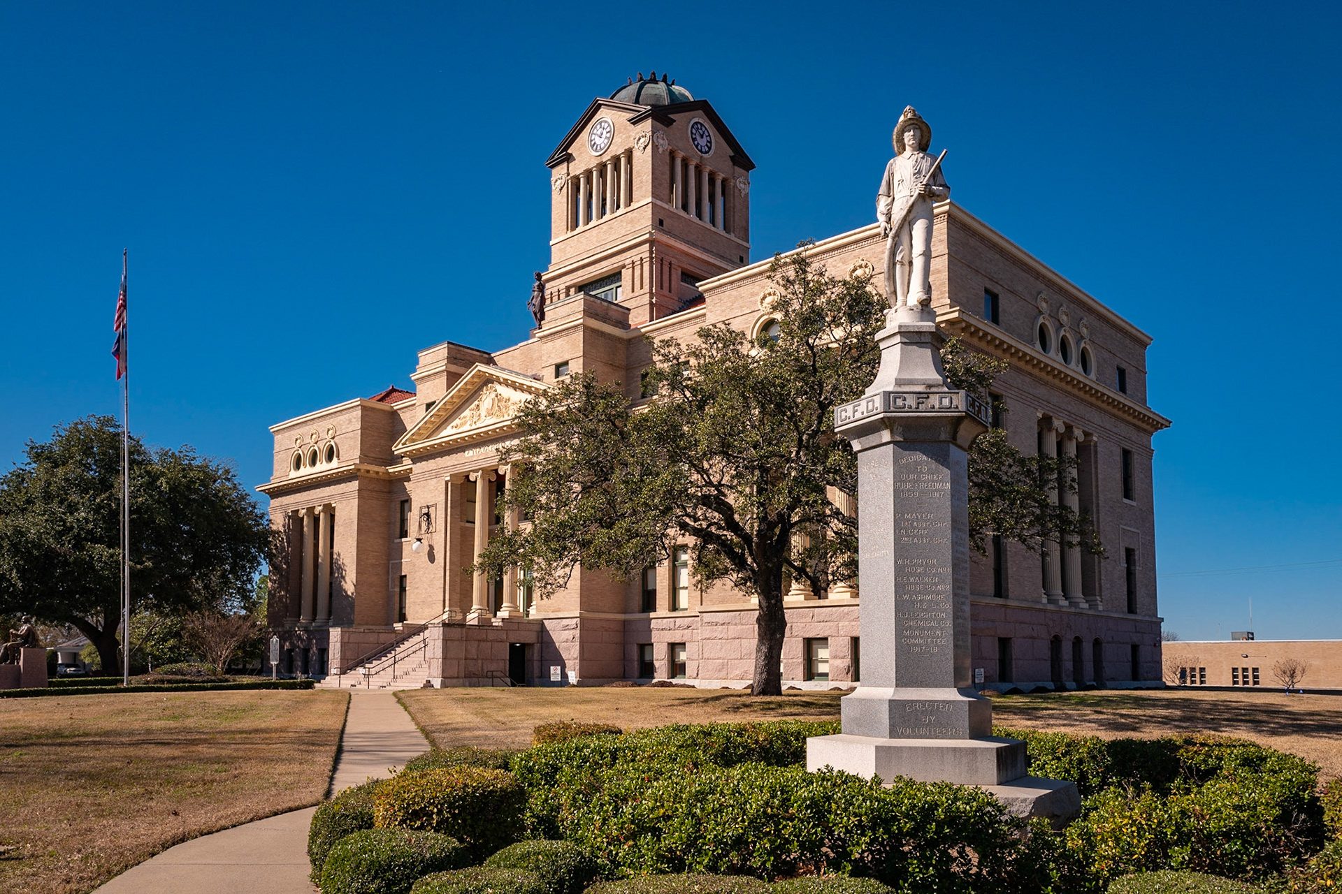 Date: 4 January 2020Location: Corsicana, Texas, United StatesOriginal resolution: 24 MPProcessing: Processed from RAW using Adobe Photoshop Lightroom Classic 9.1