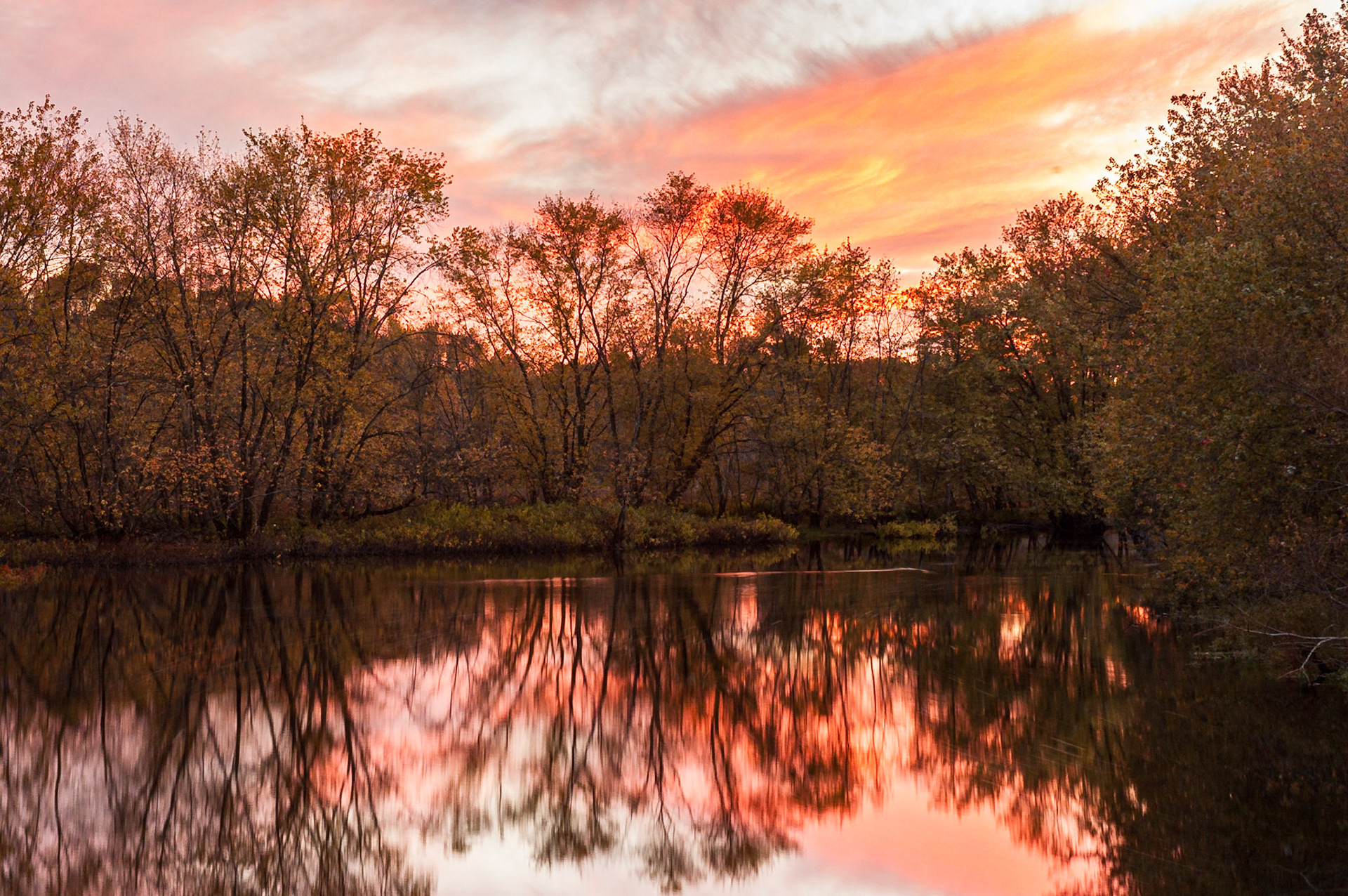 The Concord River, south of the North Bridge in Minute Man National Historical Park, at dusk.Date: 13 October 2006Location: Concord, Massachusetts, United StatesOriginal resolution: 6 MPProcessing: Processed from RAW using Adobe Photoshop Lightroom 6