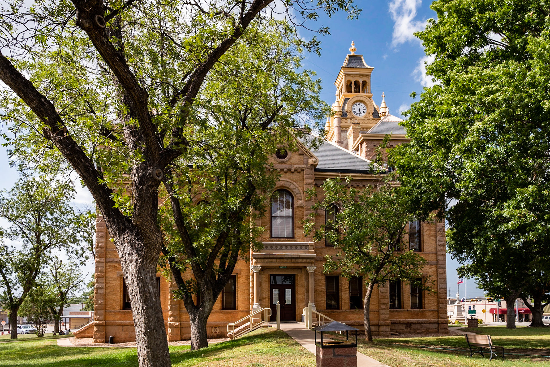 Date: 15 July 2018Location: Llano, Texas, United StatesOriginal resolution: 36 MPProcessing: Processed from RAW using Adobe Photoshop Lightroom 6