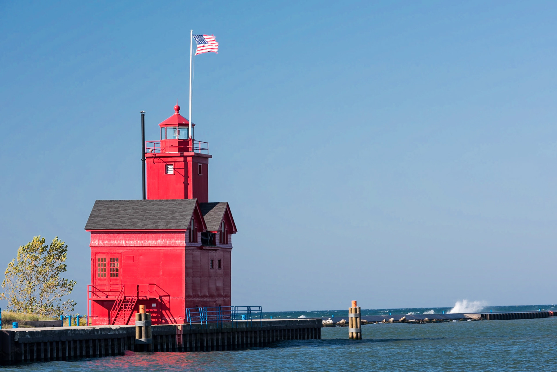 Date: 11 October 2015Location: Holland, Michigan, United StatesOriginal resolution: 36 MPProcessing: Processed from RAW using Adobe Photoshop Lightroom 6