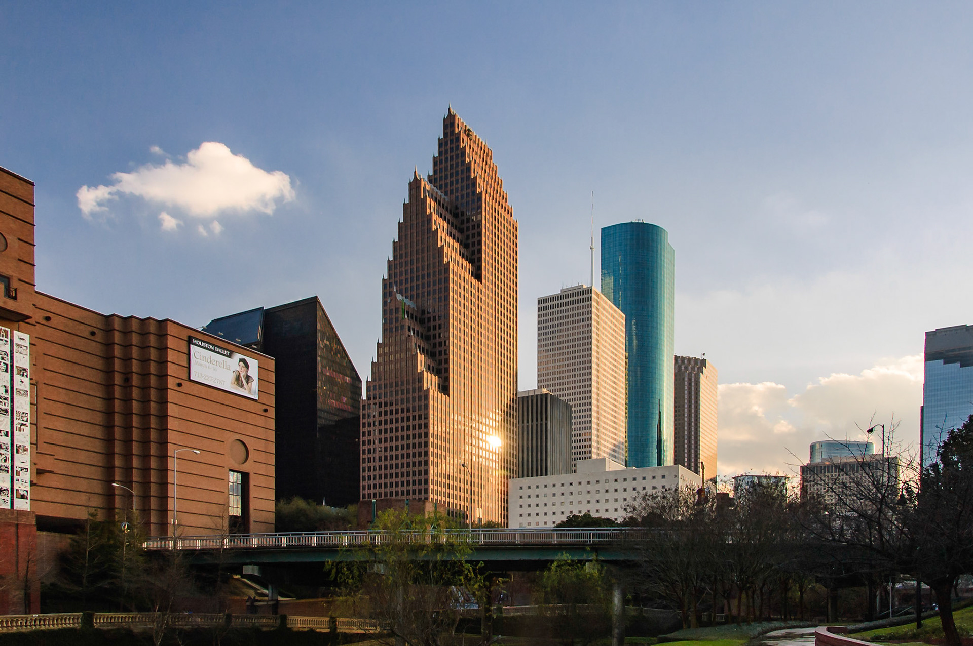 Buffalo Bayou wanders across the northwest face of downtown Houston, and a greenbelt surrounds it. The prominent, postmodern building in the center is the Bank of America Center. The building to the left is the Wortham Theater.Date: 9 February 2008Location: Houston, Texas, United StatesOriginal resolution: 6 MPProcessing: Processed from RAW using Adobe Photoshop Lightroom Classic CC 7