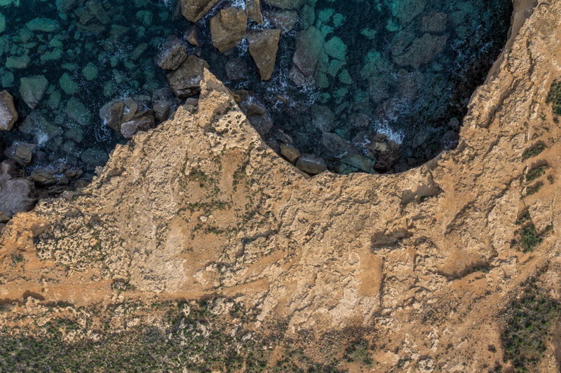 OCEAN CLIFF 2 - 40 BACKPLATES & 1 HDRI