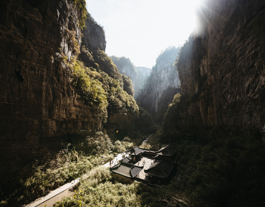 femaleglobetrotter - Hiking around Wulong Karst