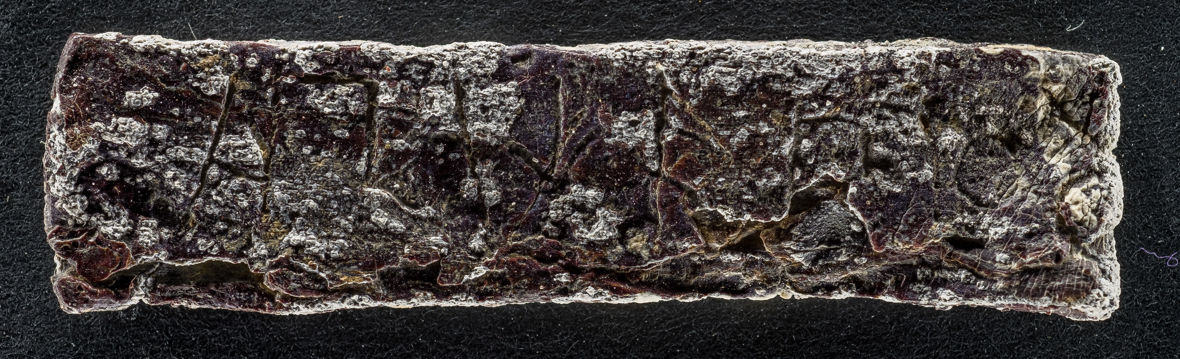 Lamelle de plomb gravée antique