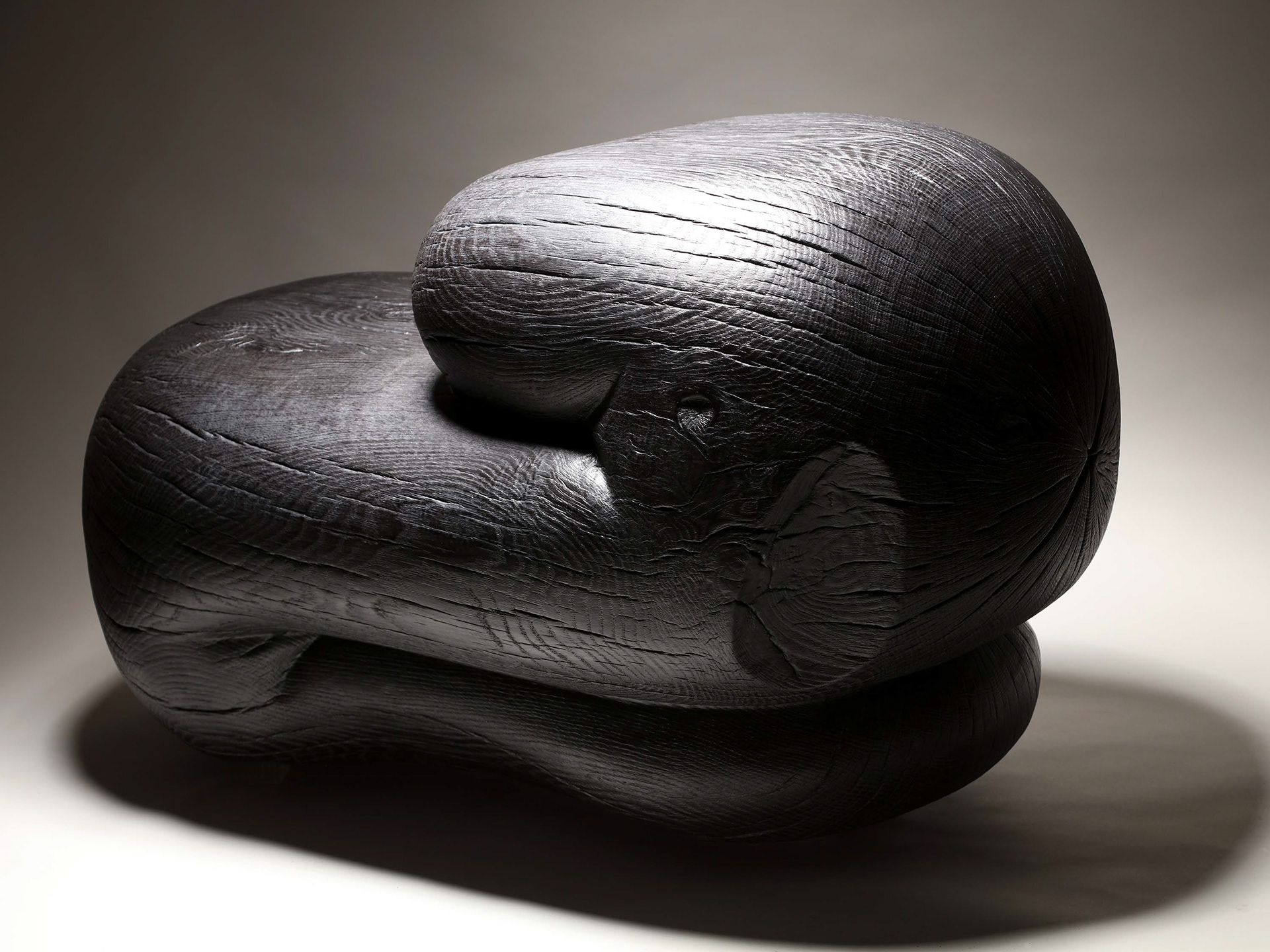 Monolit 2. Storlek ca 120 x 65 x 60 cm.