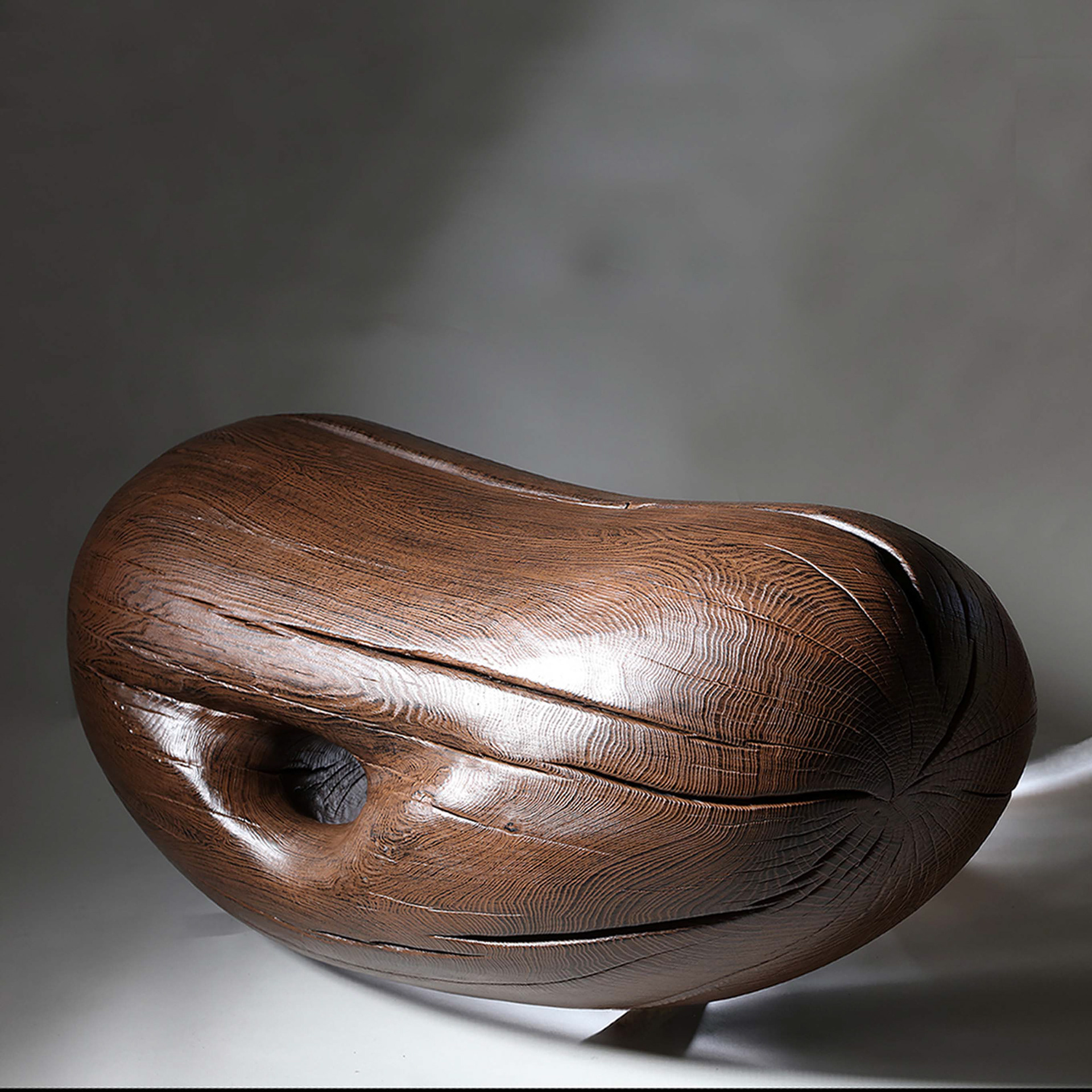 Monolit 3. Foto Francis Howard