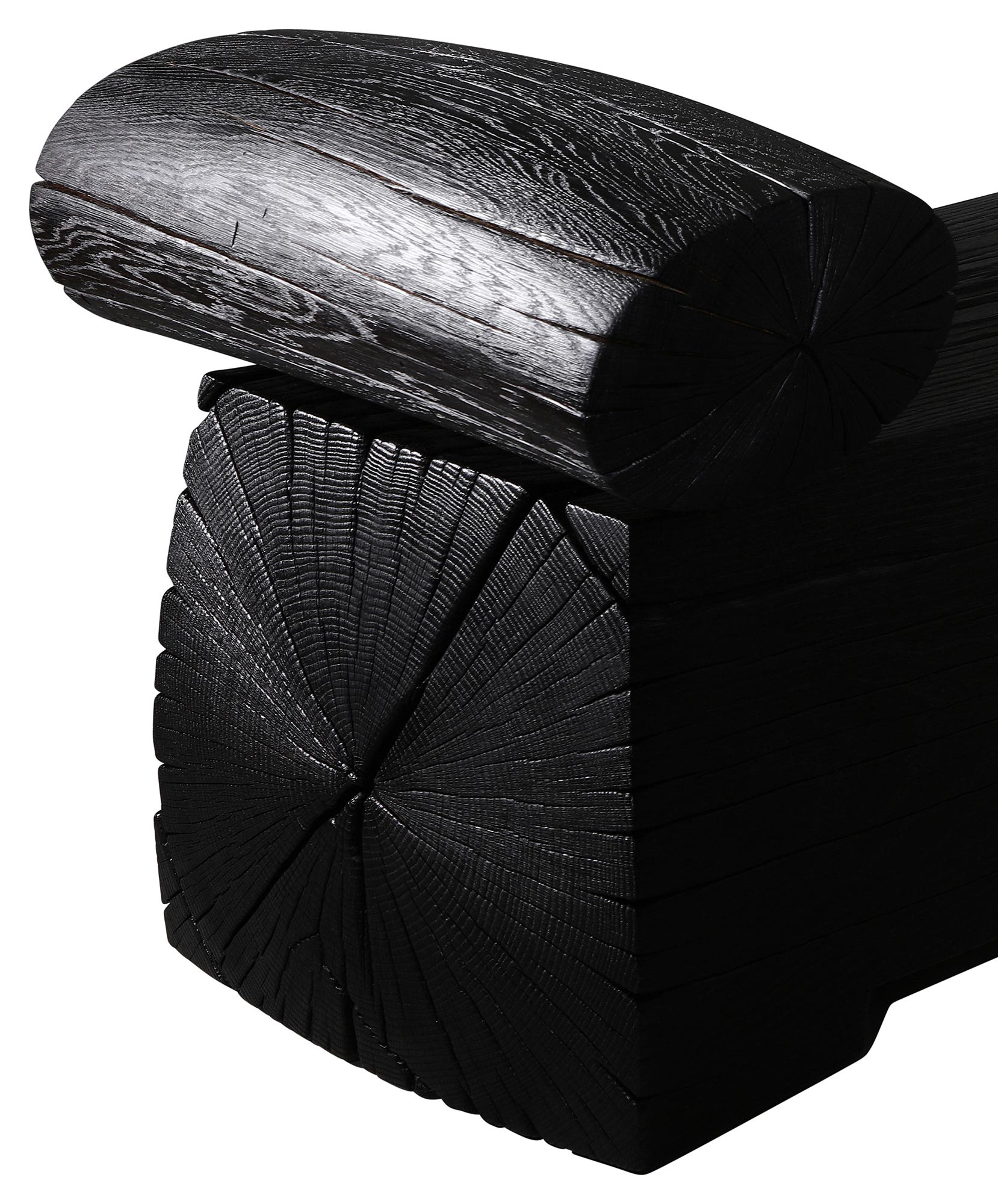 Mått 226 x 61 x (höjd) 70 cm.