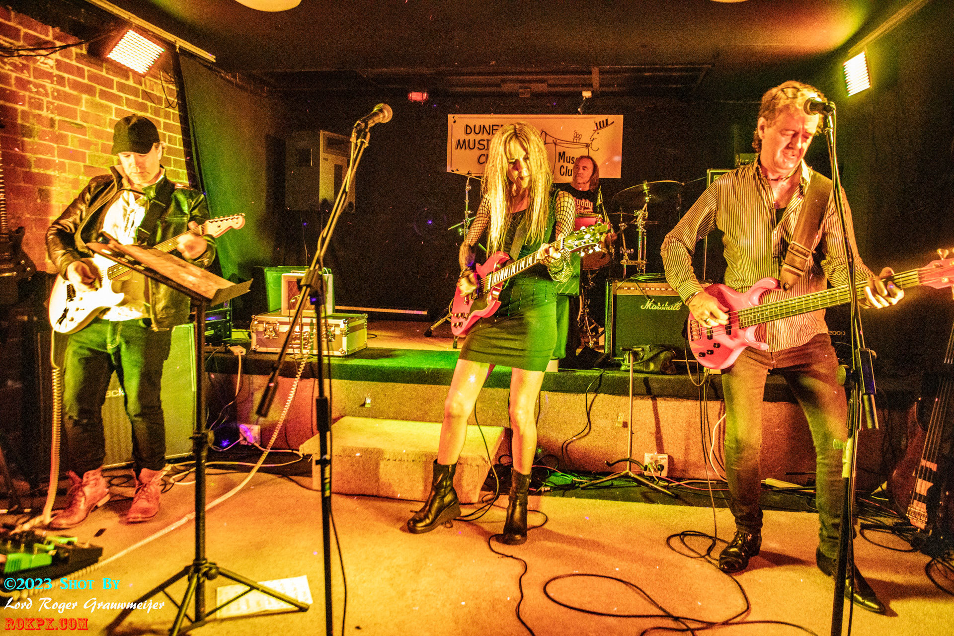Les Marionettes