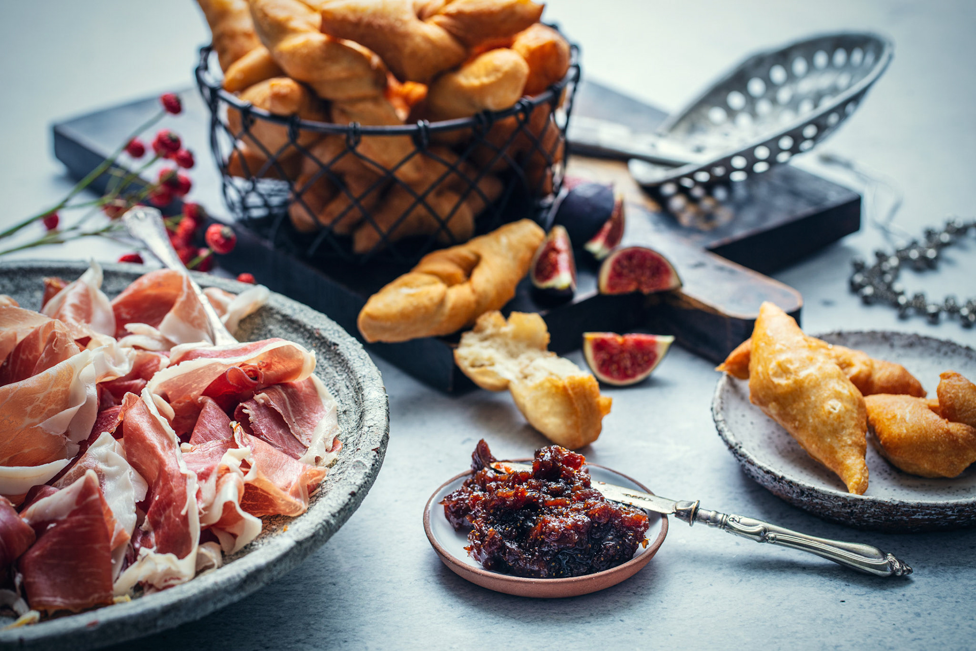 Tortefritta med spekeskinke og fikenmarmelade. Foto: Stian Broch, Godt, VG