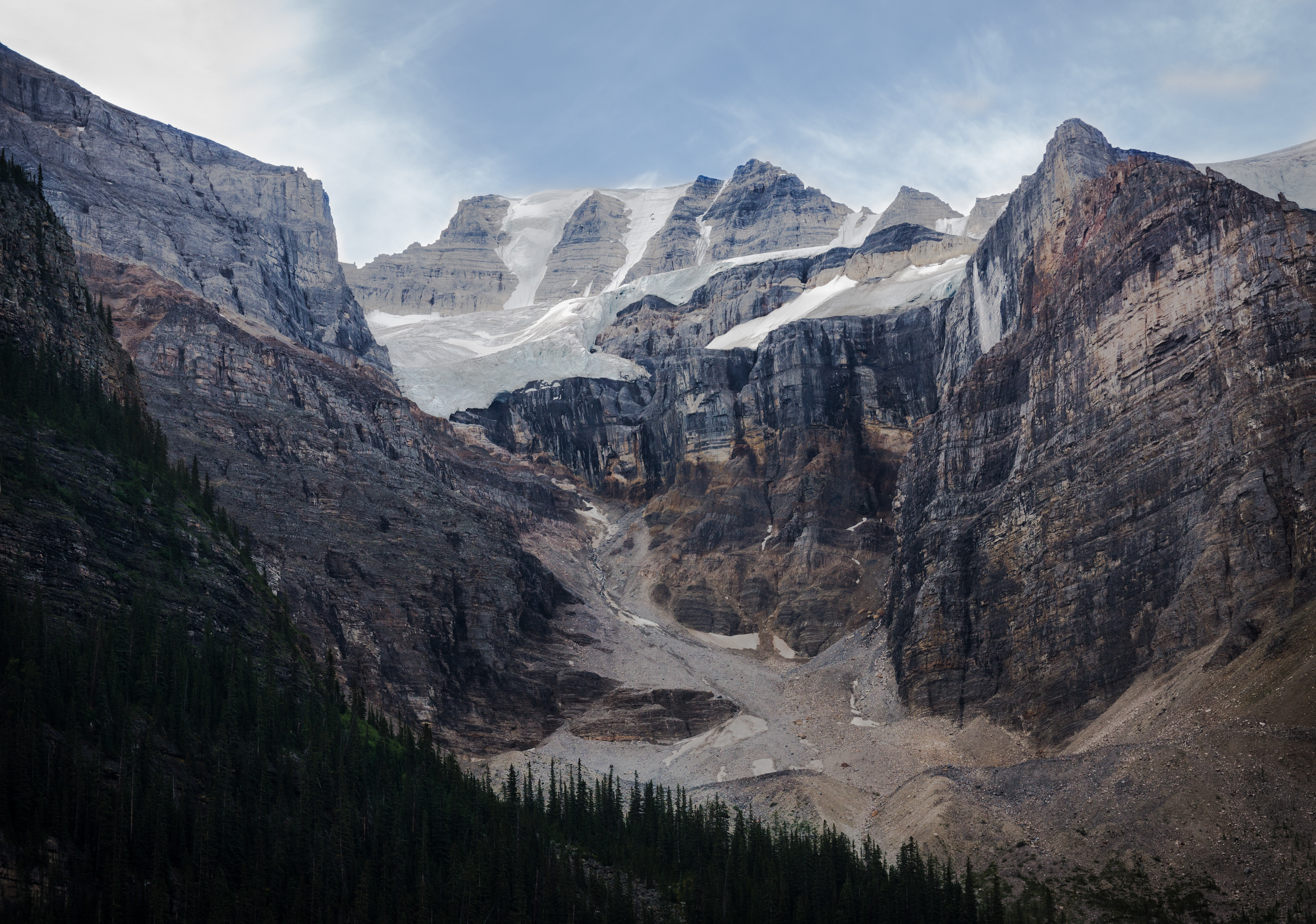 Moraine Lake Mountain View