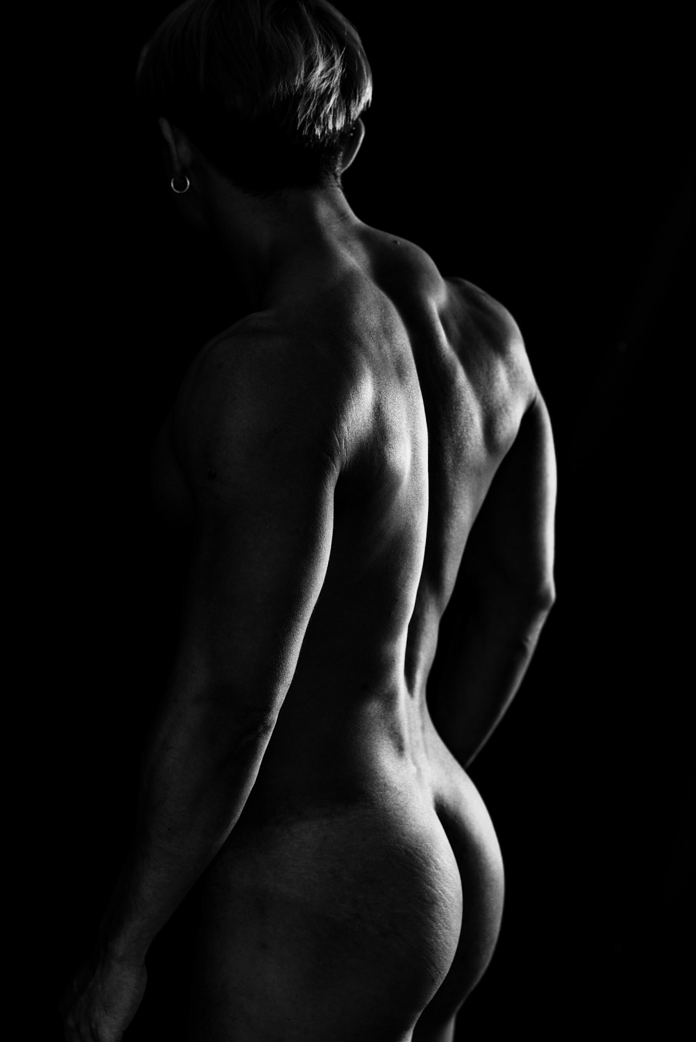 Russell @russyy in part one of our recnt shoot #maleart#fitness #fitnessmodel  #physique  #modelphotographer #muscle #igfit #boysofinstagram #blackandwhite ##gay #gayguy #gayman #gym #boy #man #instagay #boyfriend #handsome #dude #fitness#gaymuscle #workout #gayboy #gaylife #hunk #gaystagram #lowkey #Chiaroscuro @hunkclub@maleformandbeauty@maleplusmale.photos@master_photographers