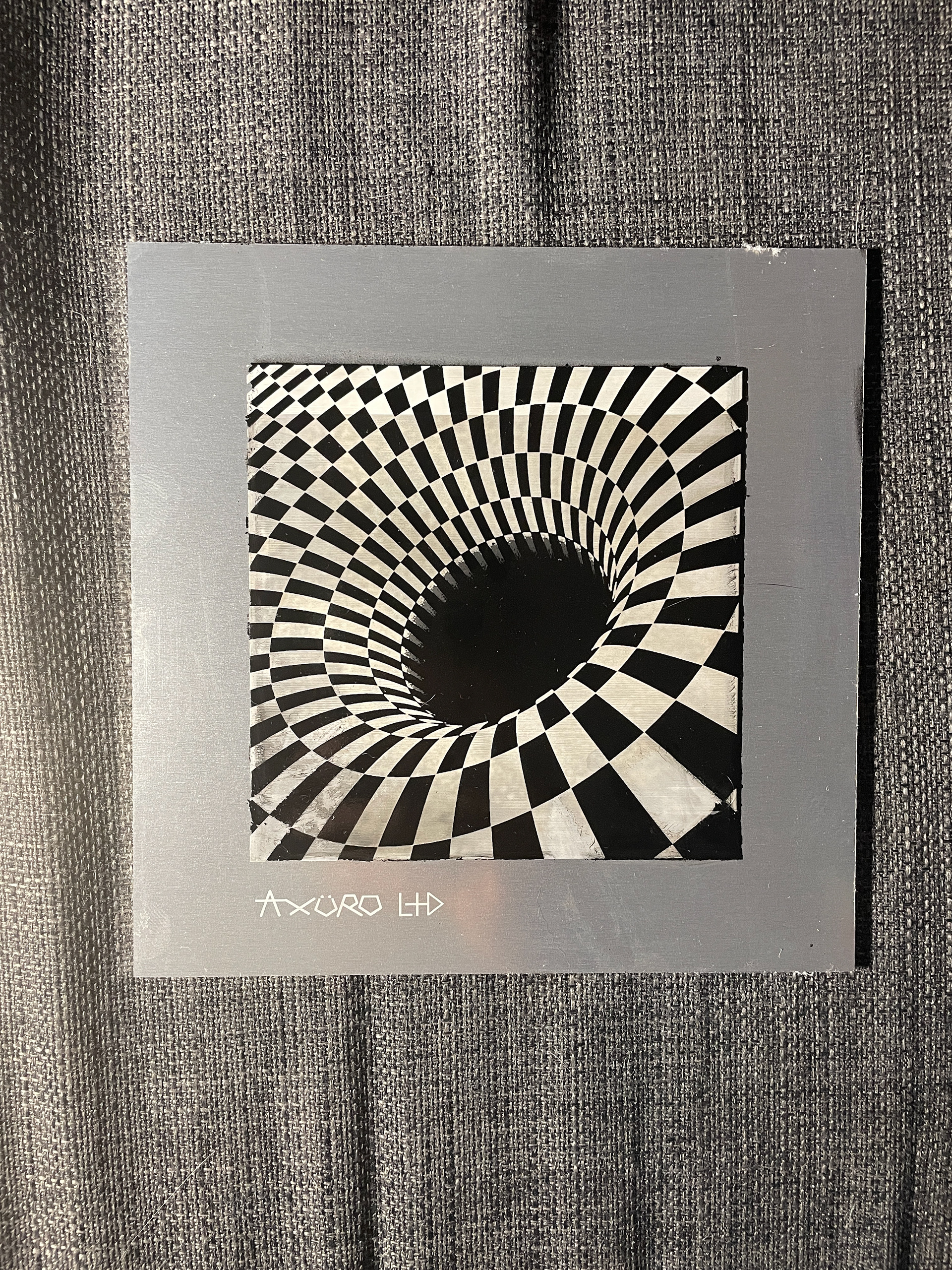 "Tunnel" 4x4 - laser engraving/ spraypaint (NFS)