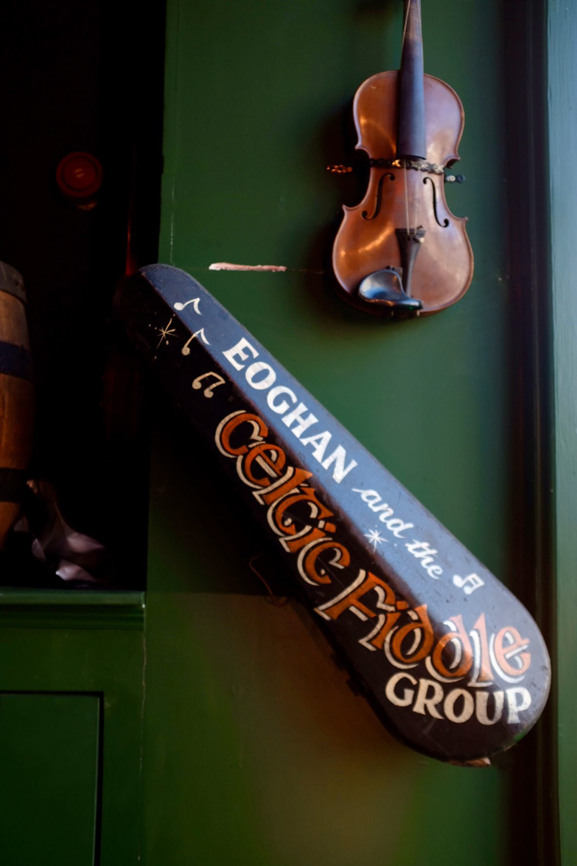 Vintage style fiddle case