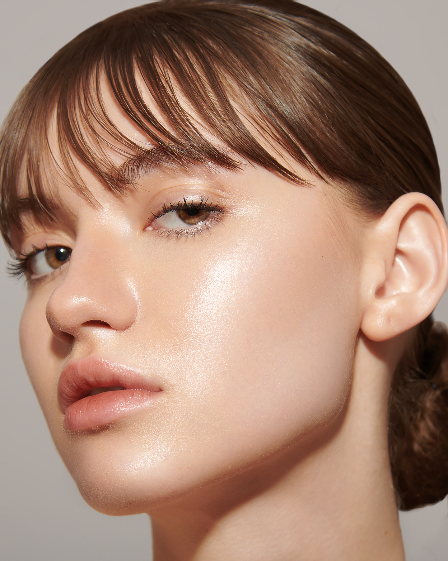 CLEAN AND DEWY SKIN FINISH