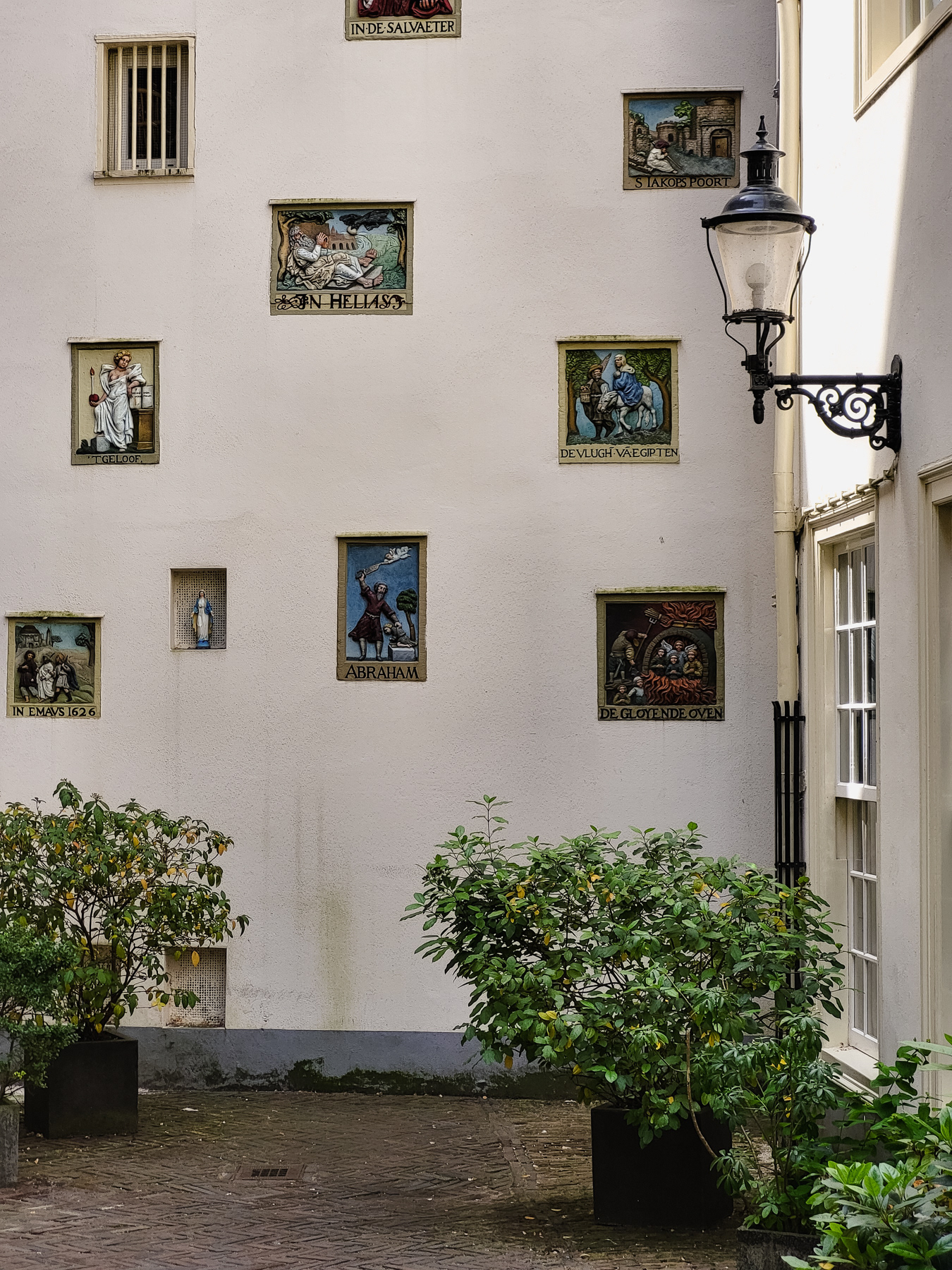 Facade stones at Begijnhof