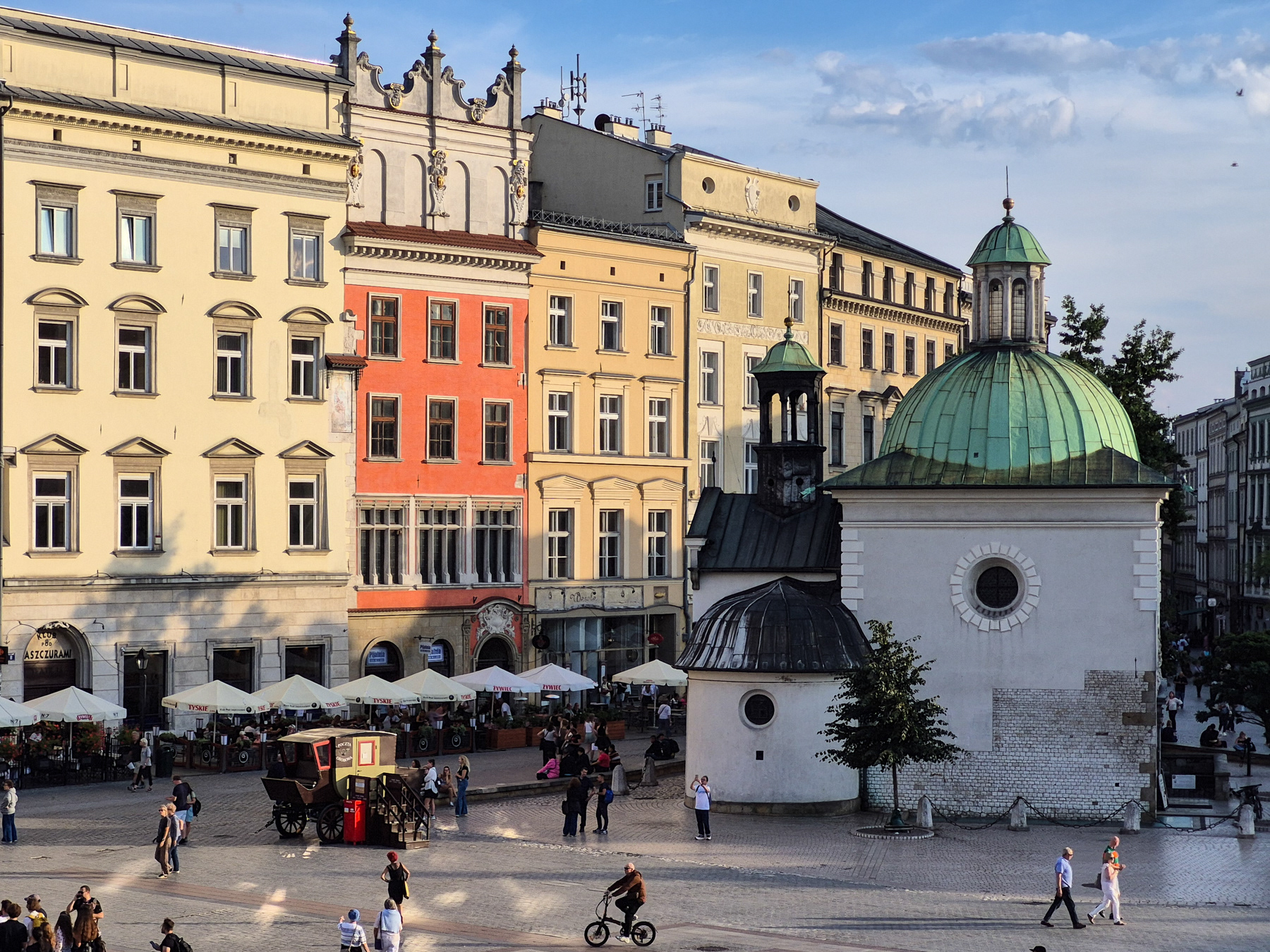 The main square (Rynek) with the Church of St. Wojciech, September 2025.