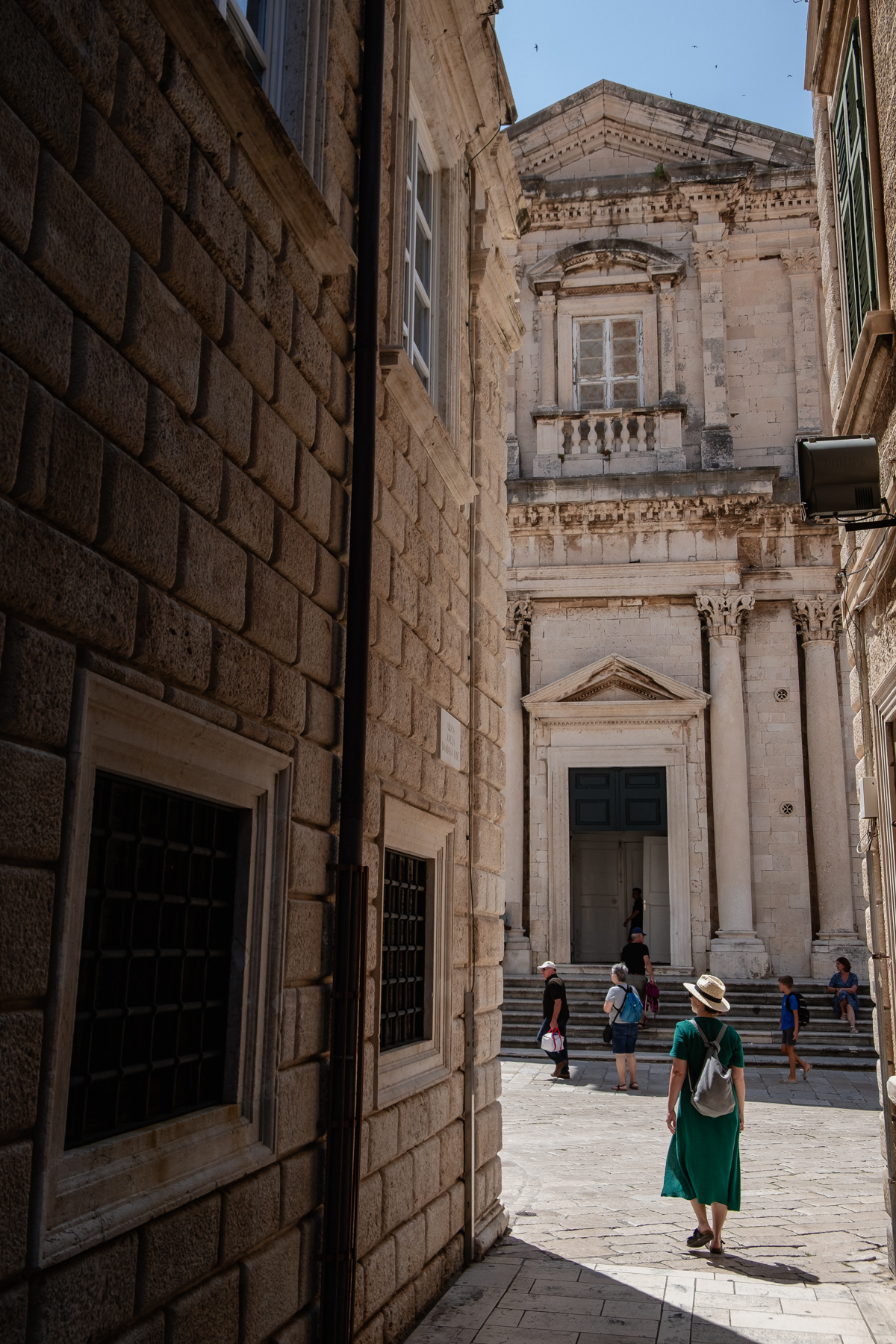 Alley towards the main part of the old town, July 2023.