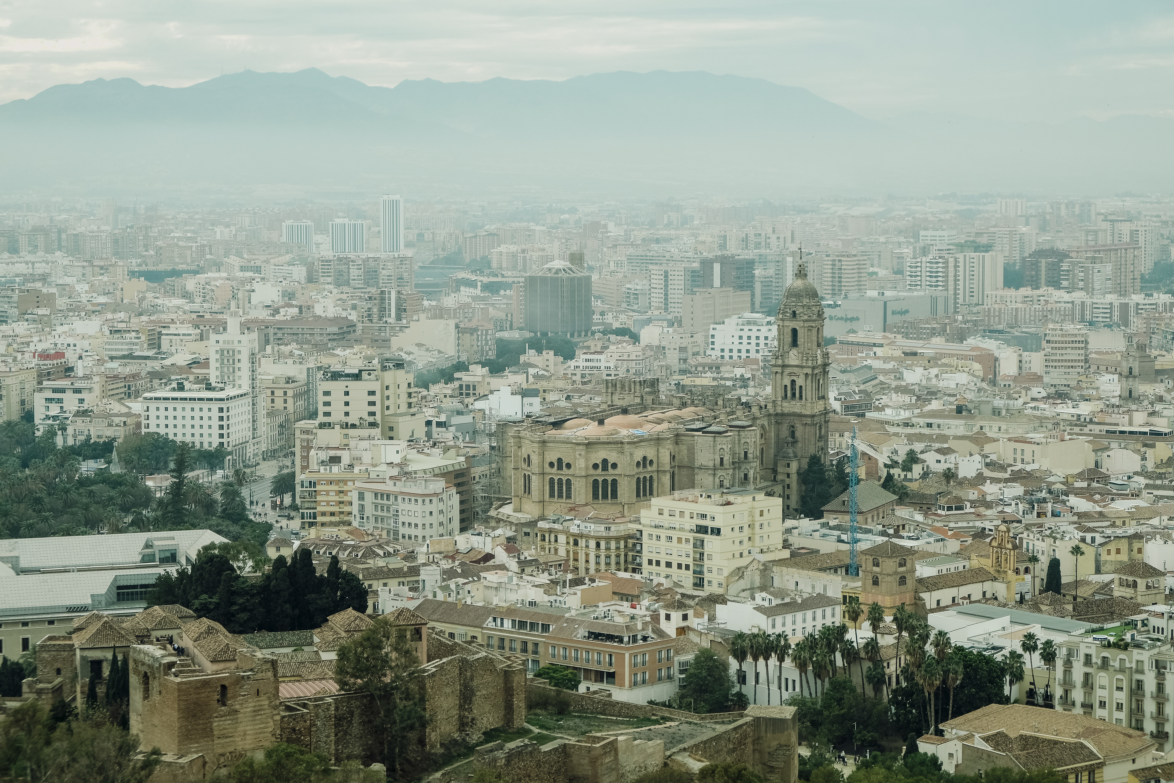 View over Málaga with the mountains in the background