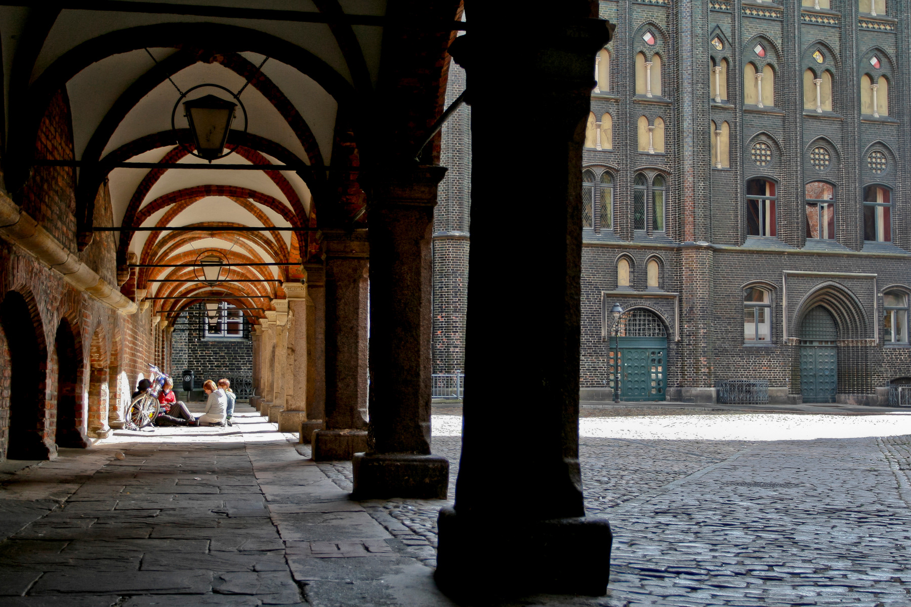 The city of Lübeck, Schleswig-Holstein, Germany (Deutschland). St. Mary's Church Court (Marienkirchenhof), July 2008