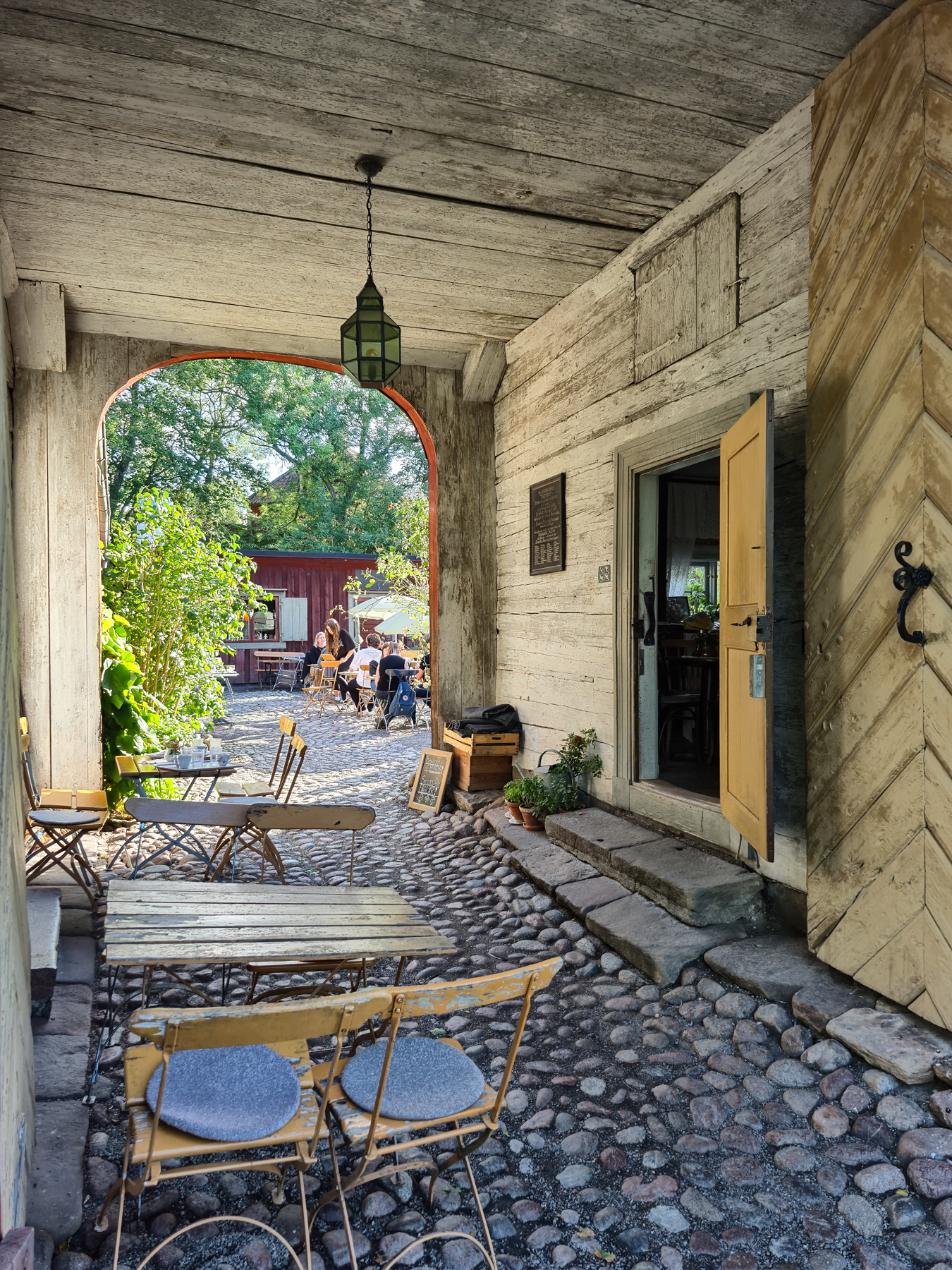 Part of a 17th Century wooden building with inner courrt, originally located at Drottninggatan in Stockholm. It holds the recreation of a 17th Century pharmacy and a modern café.